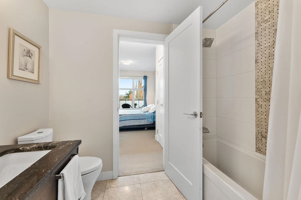 301 4570 HASTINGS STREET Unit: 301