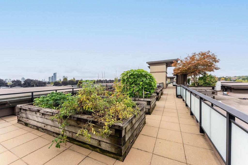 301 4570 HASTINGS STREET Unit: 301