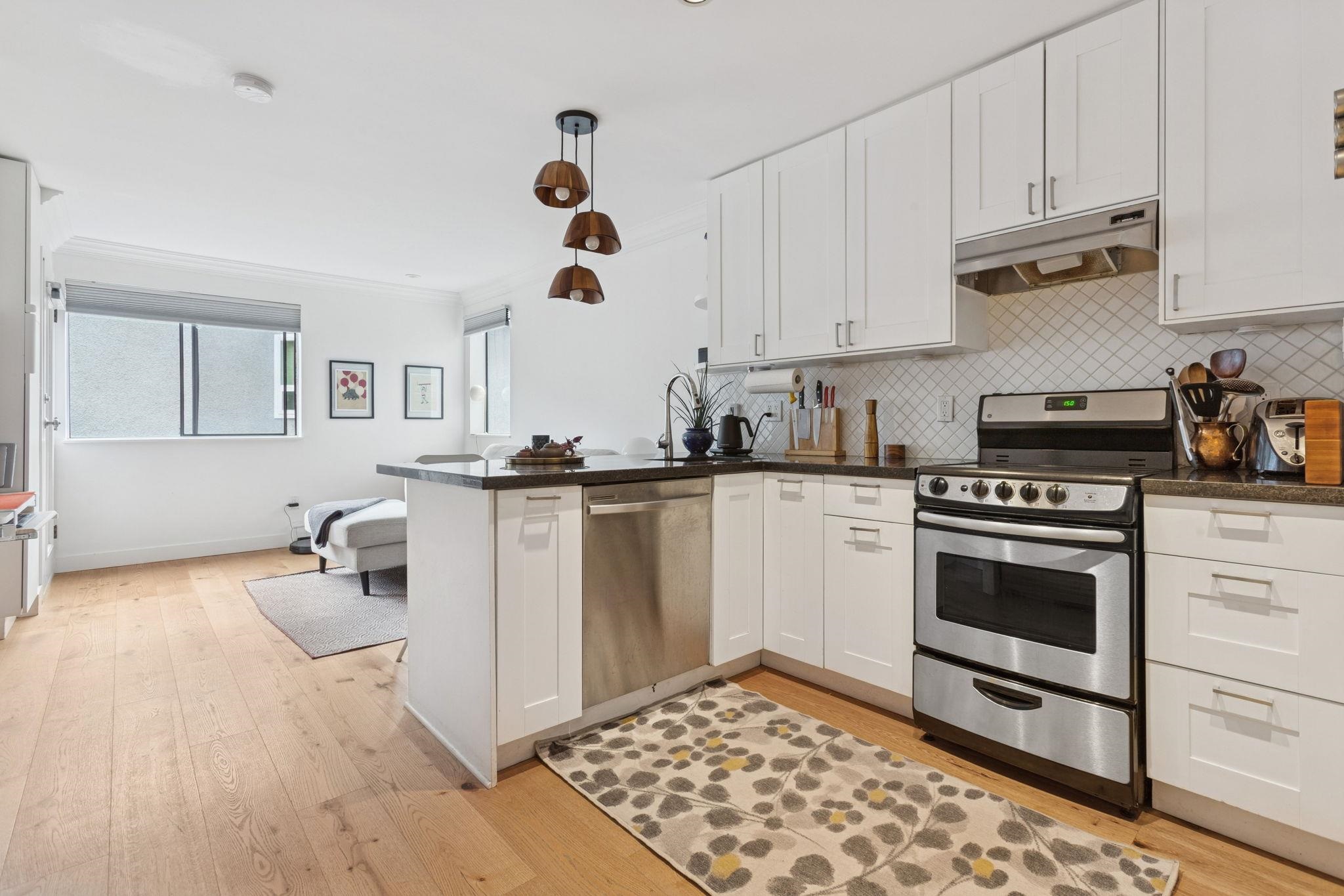 204 853 E 7TH AVENUE Unit: 204