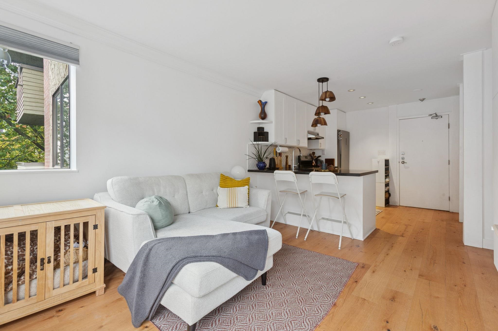 204 853 E 7TH AVENUE Unit: 204