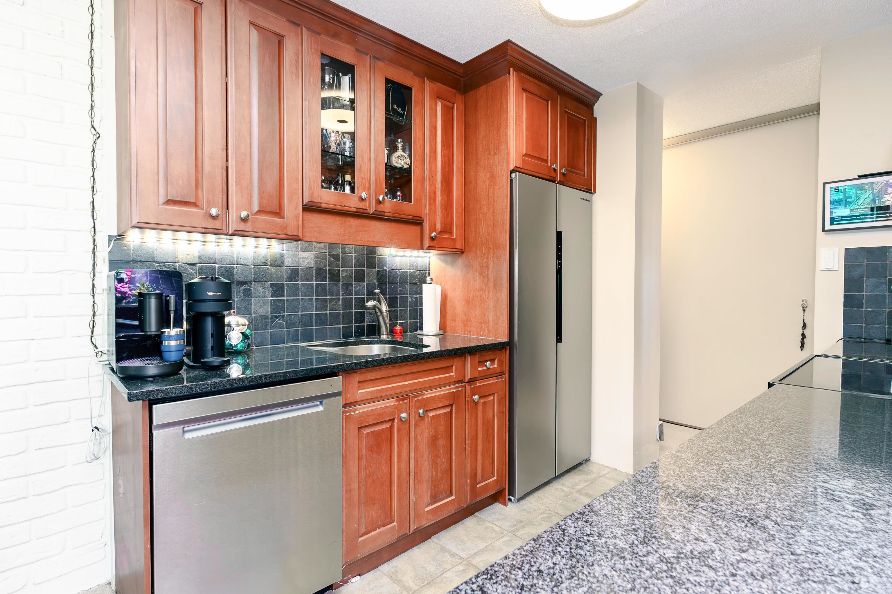 303 3737 BARTLETT COURT Unit: 303