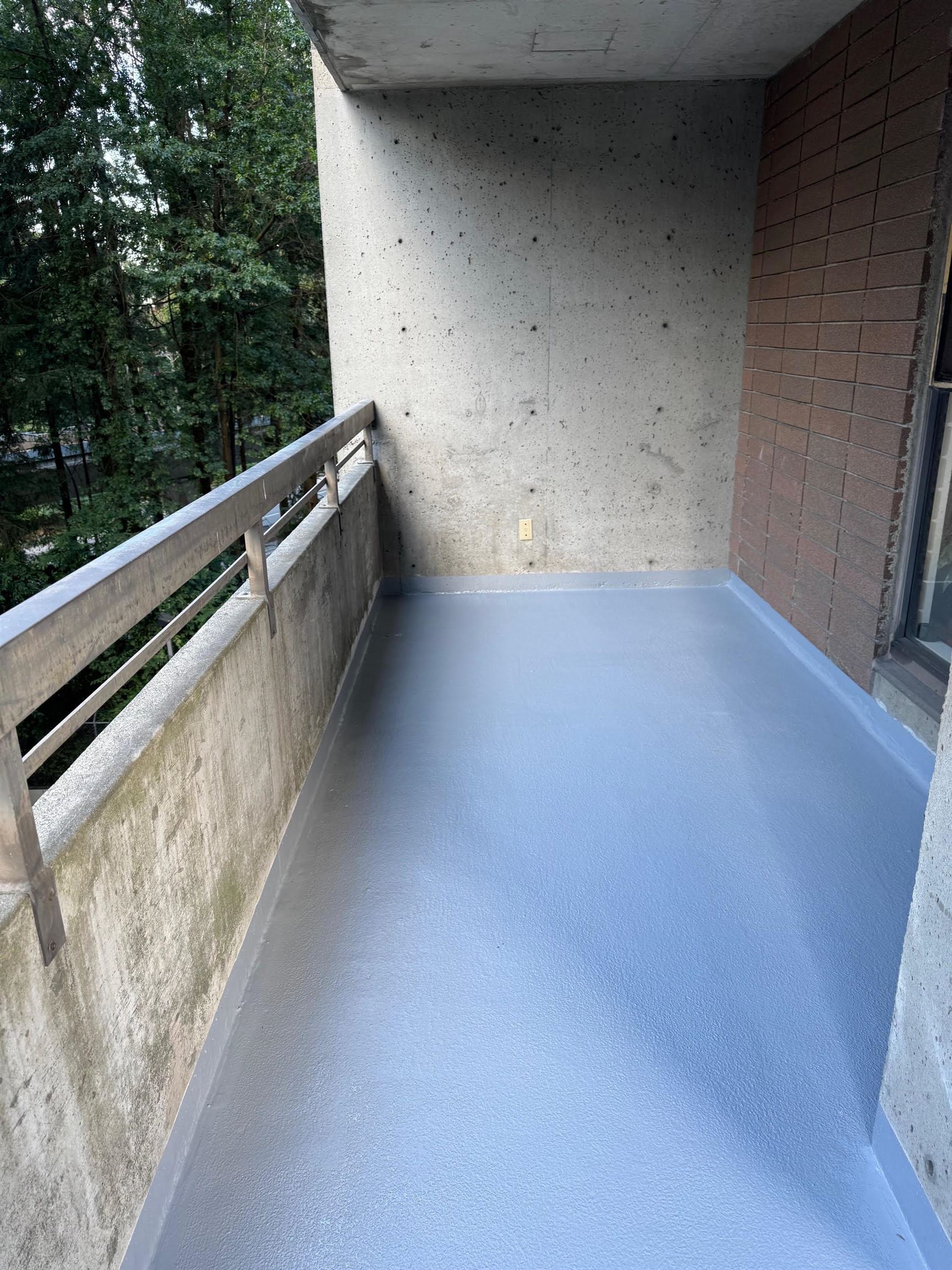 303 3737 BARTLETT COURT Unit: 303