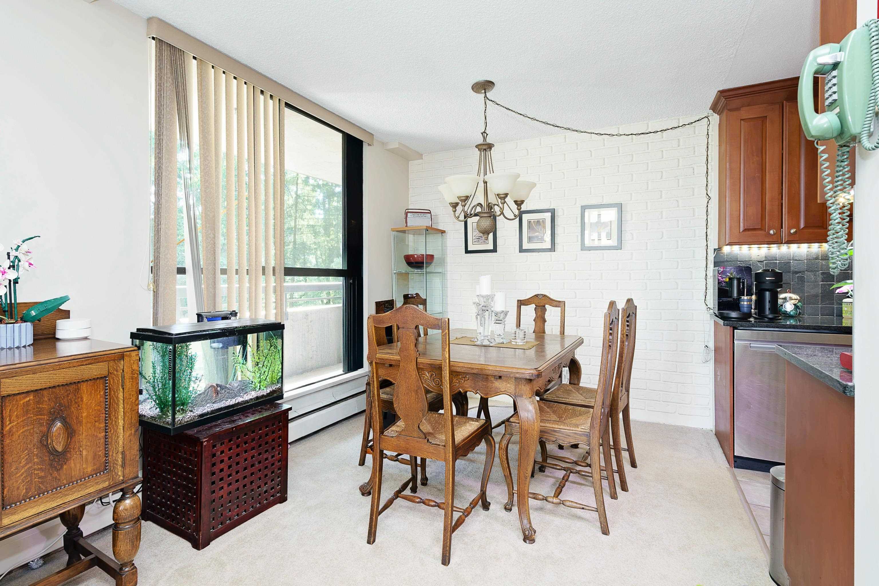 303 3737 BARTLETT COURT Unit: 303