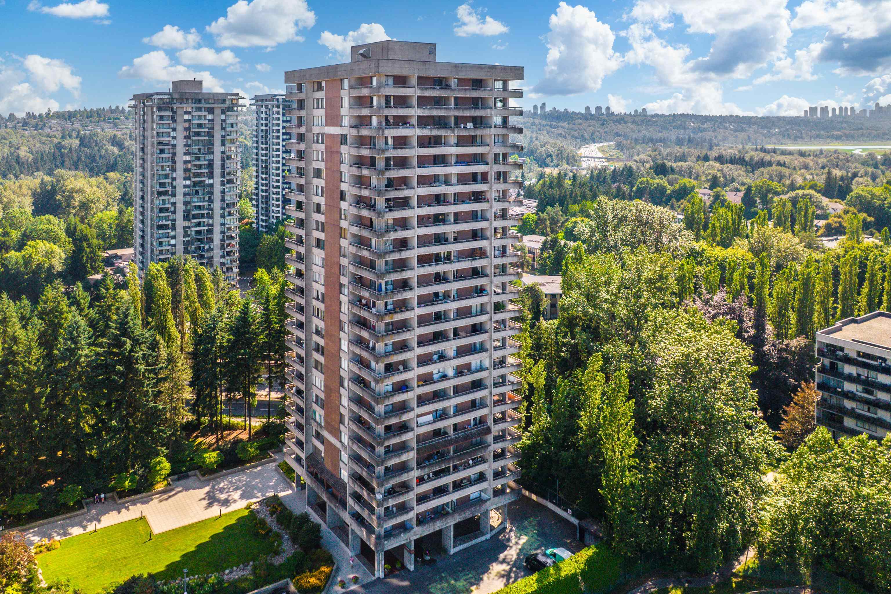 303 3737 BARTLETT COURT Unit: 303