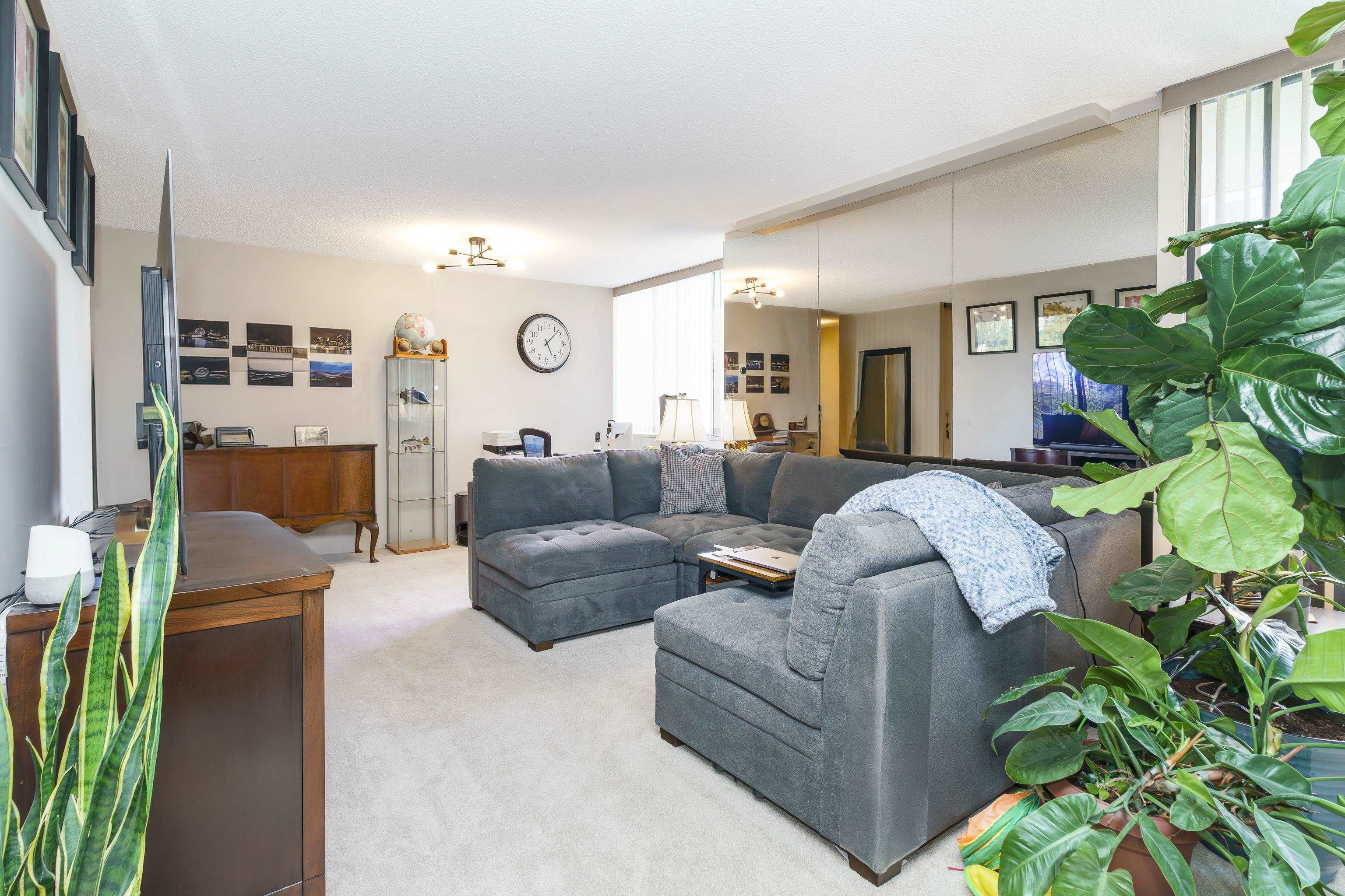 303 3737 BARTLETT COURT Unit: 303