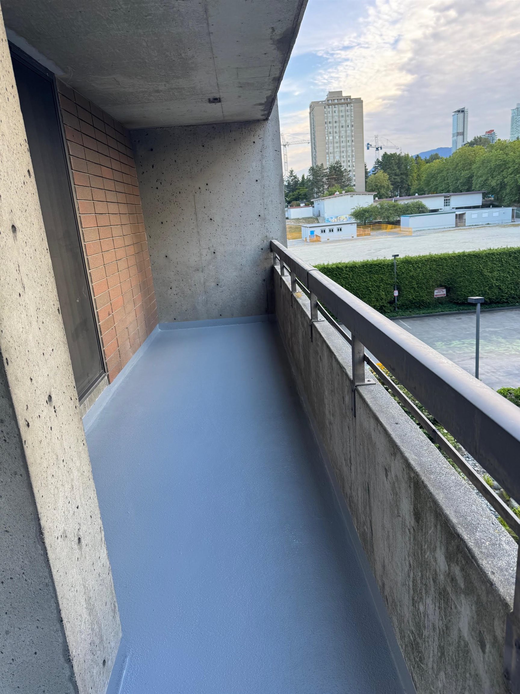 303 3737 BARTLETT COURT Unit: 303