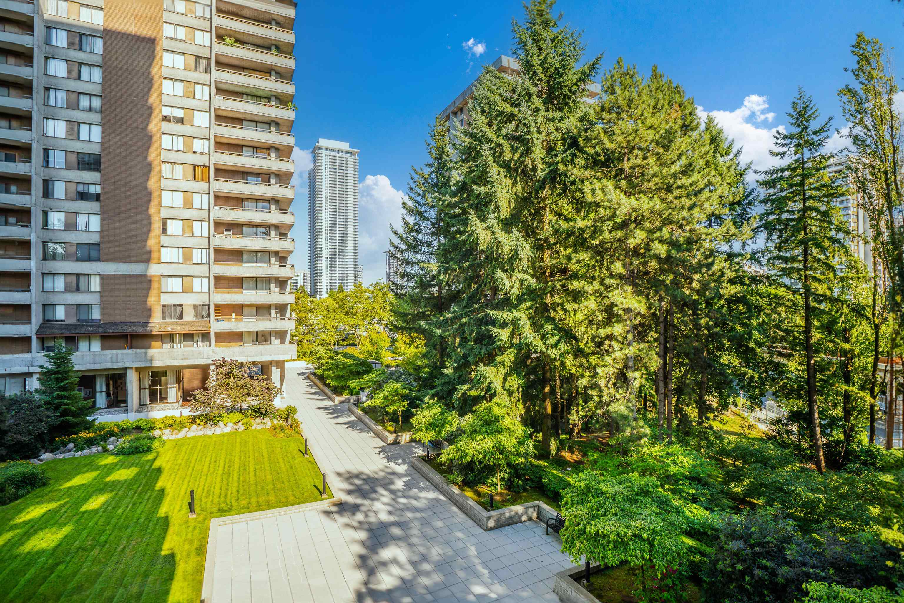 303 3737 BARTLETT COURT Unit: 303