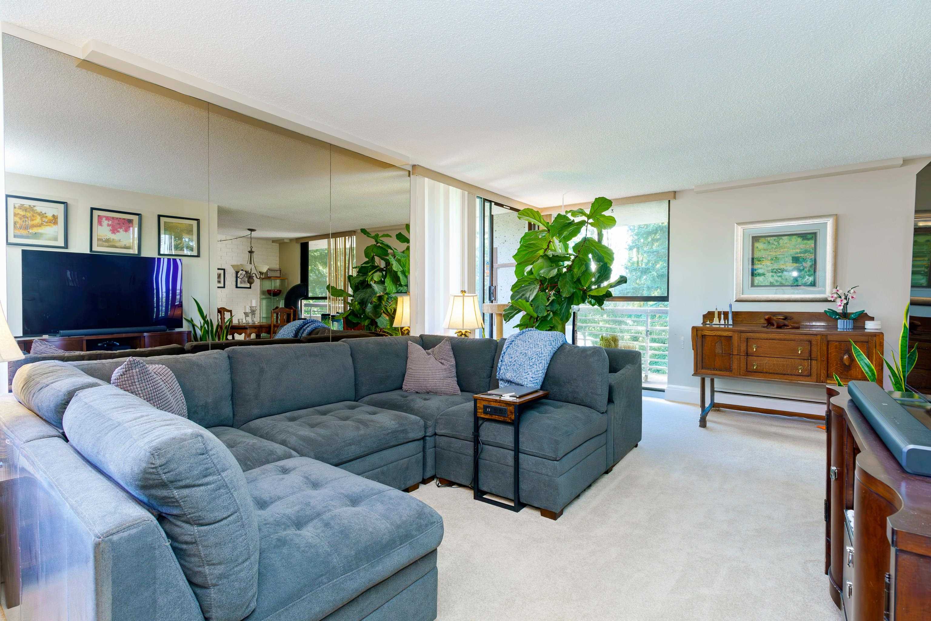 303 3737 BARTLETT COURT Unit: 303