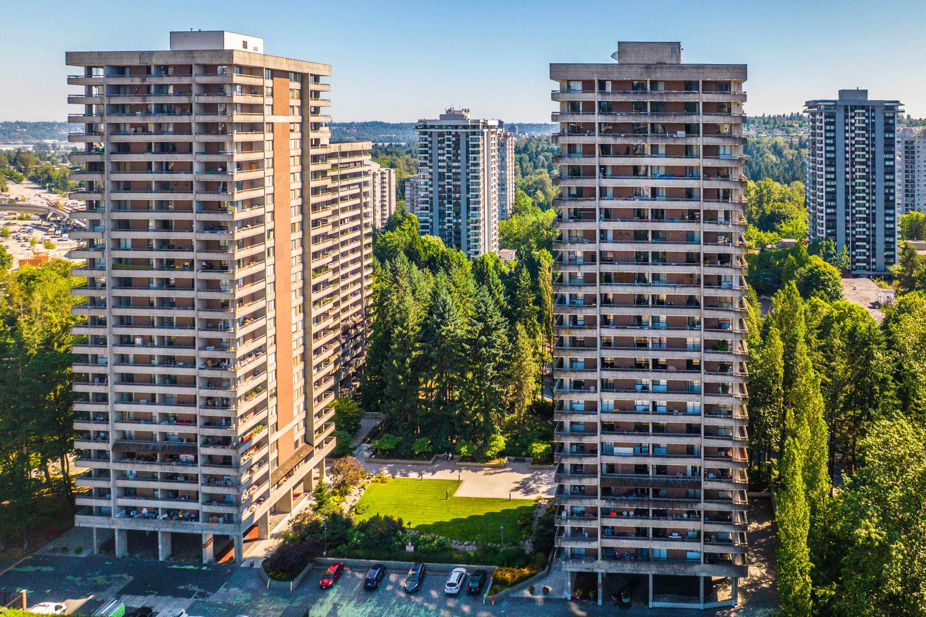 303 3737 BARTLETT COURT Unit: 303