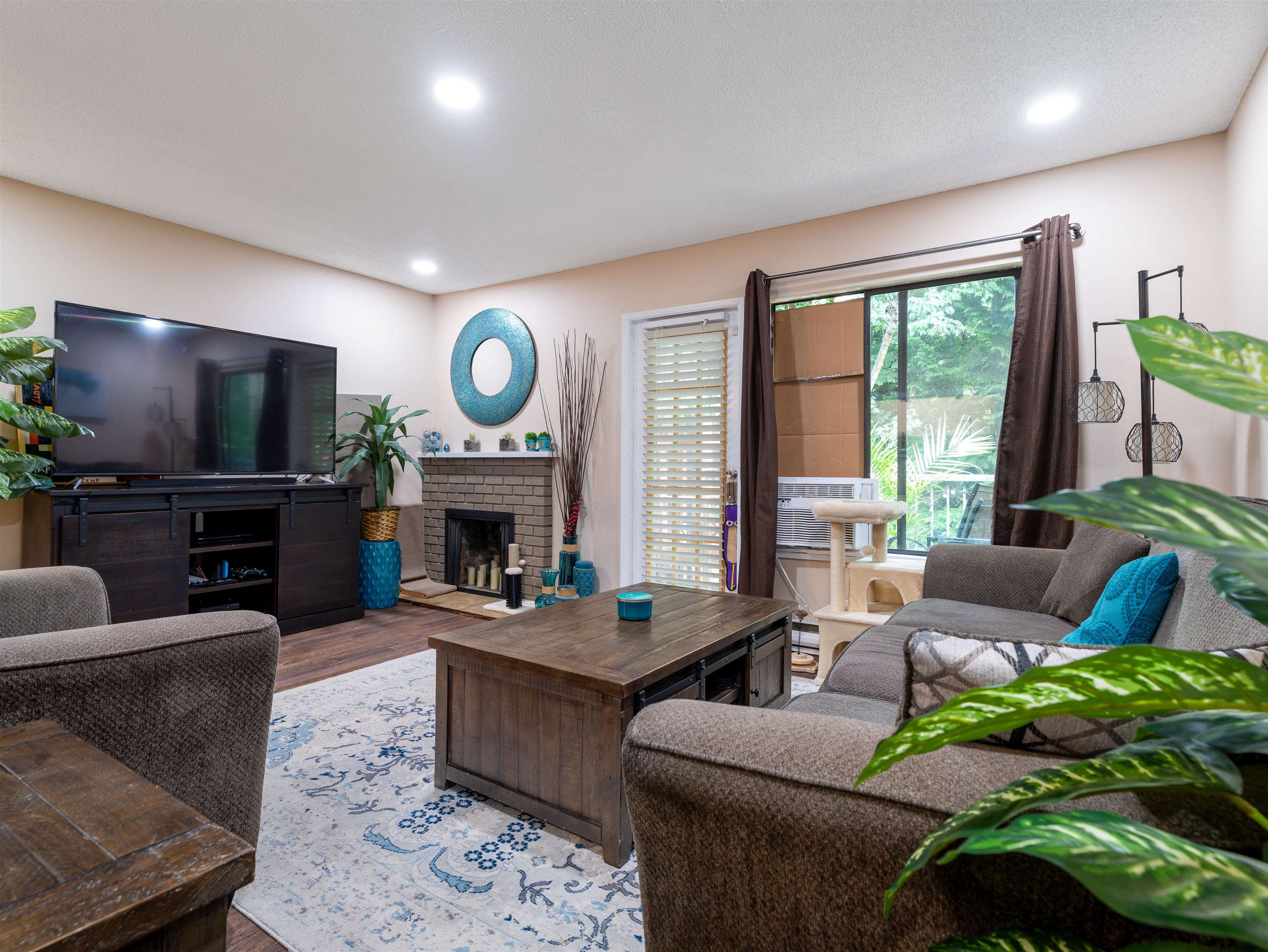 914 10620 150 STREET Unit: 914