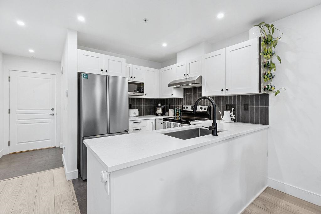 232 4550 FRASER STREET Unit: 232