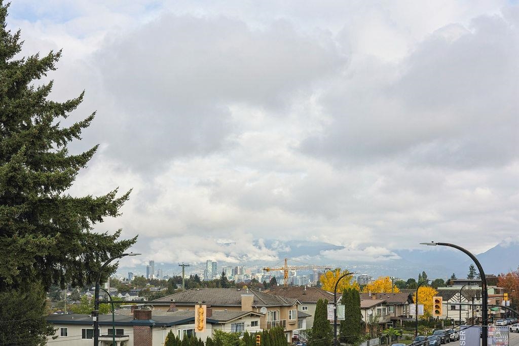232 4550 FRASER STREET Unit: 232