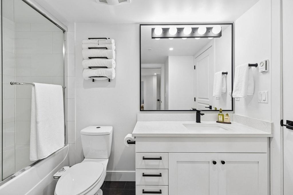 232 4550 FRASER STREET Unit: 232