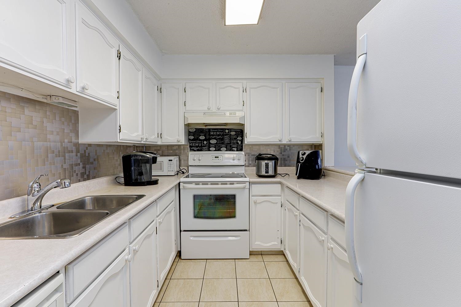 205 7831 NO. 1 ROAD Unit: 205