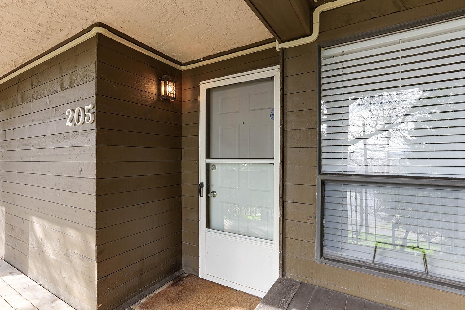 205 7831 NO. 1 ROAD Unit: 205