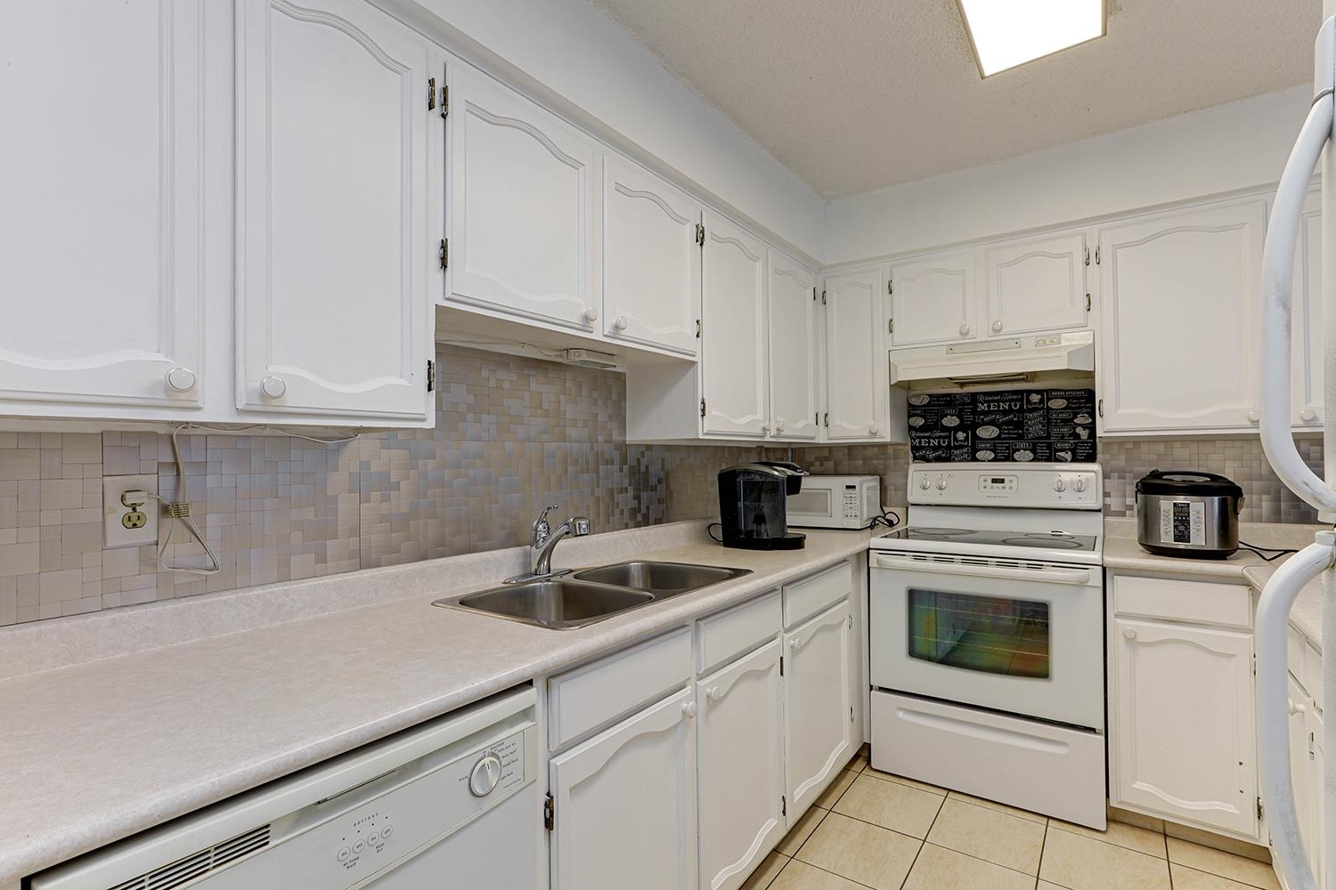 205 7831 NO. 1 ROAD Unit: 205