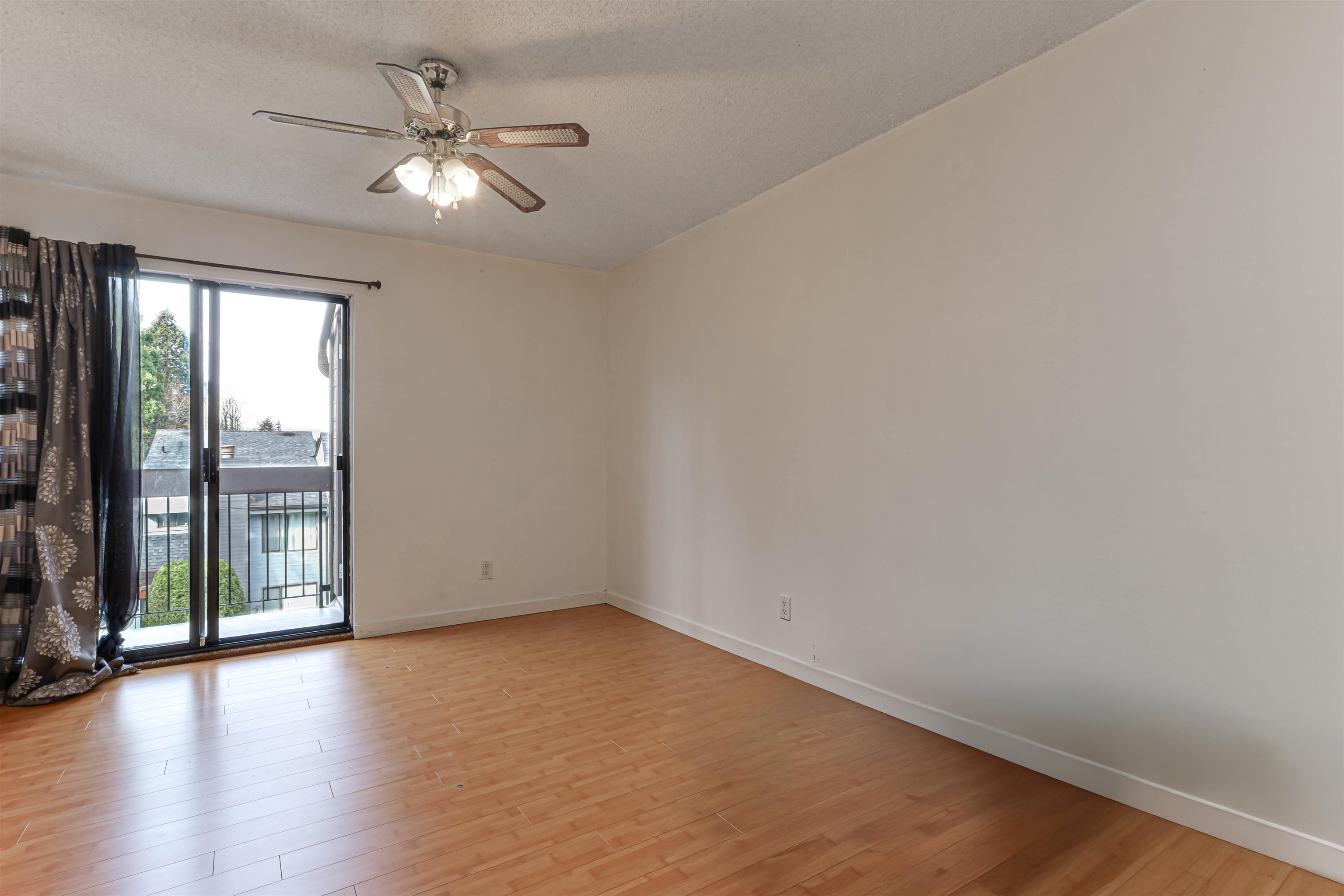 205 7831 NO. 1 ROAD Unit: 205