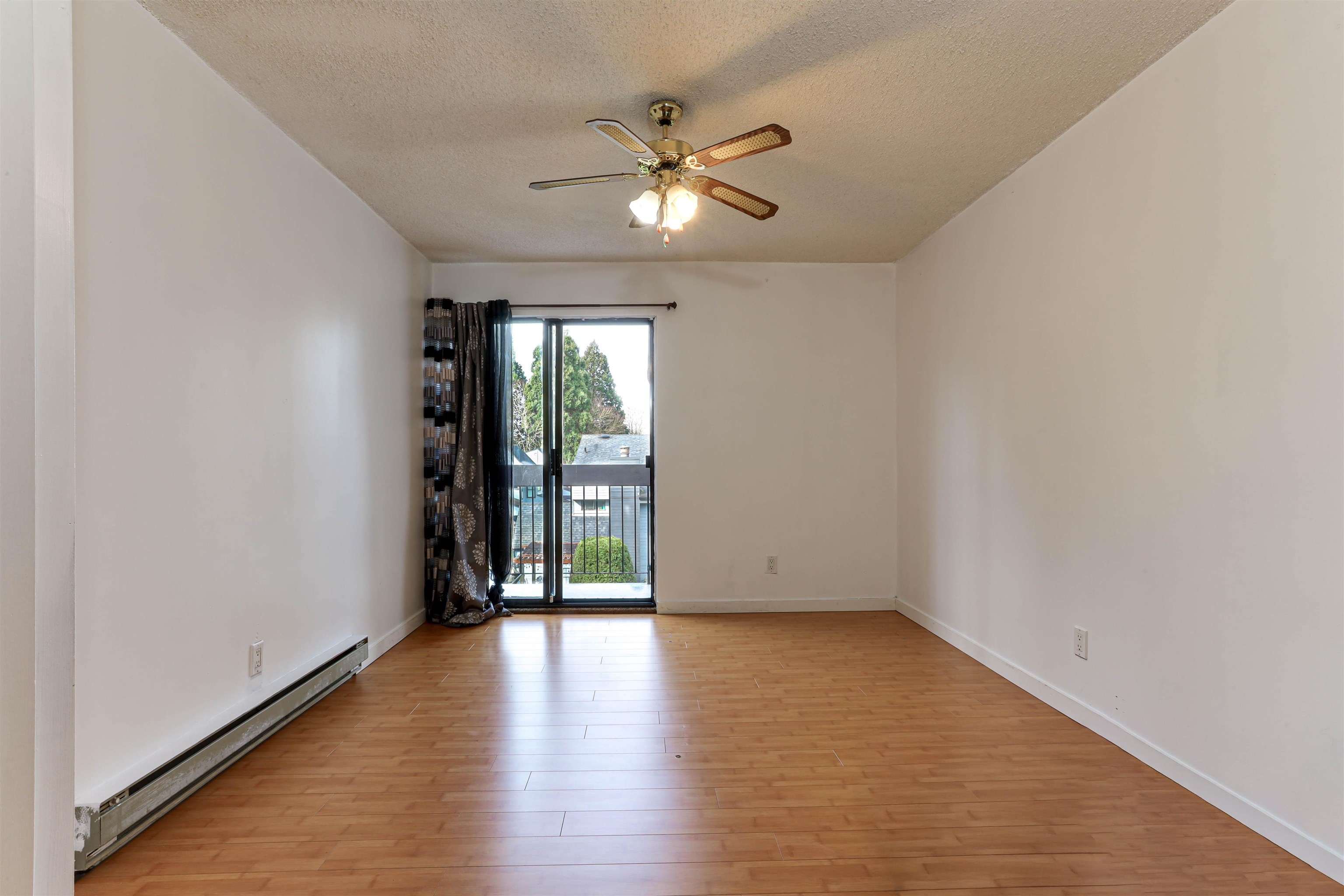 205 7831 NO. 1 ROAD Unit: 205