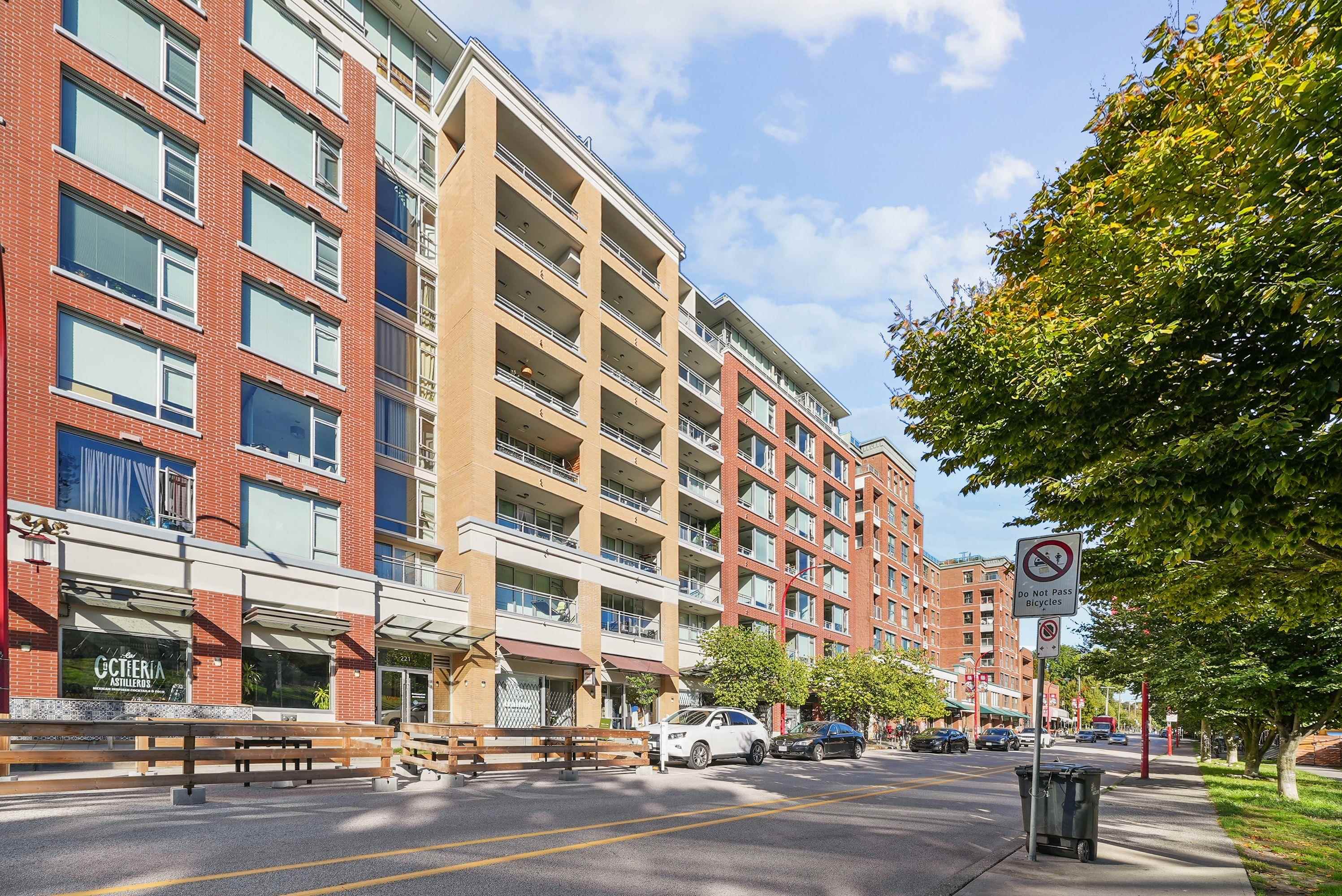 715 221 UNION STREET Unit: 715