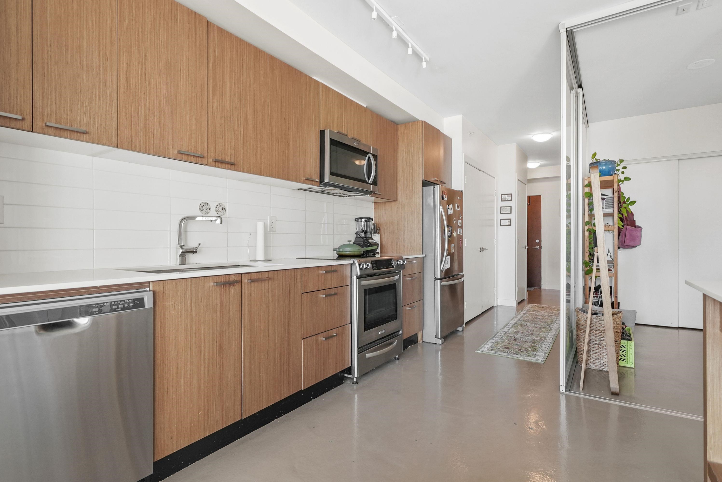 715 221 UNION STREET Unit: 715