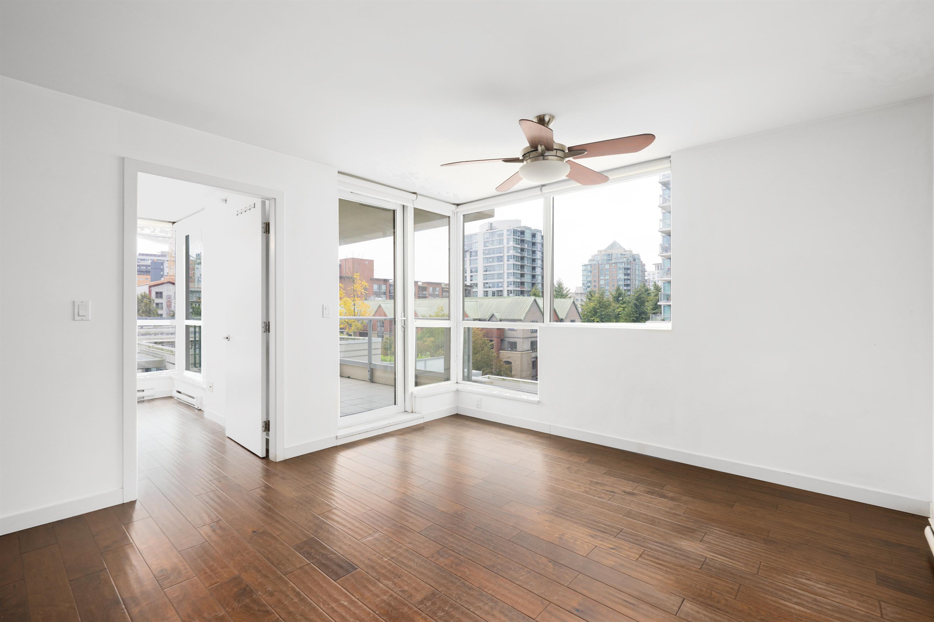 503 125 MILROSS AVENUE Unit: 503