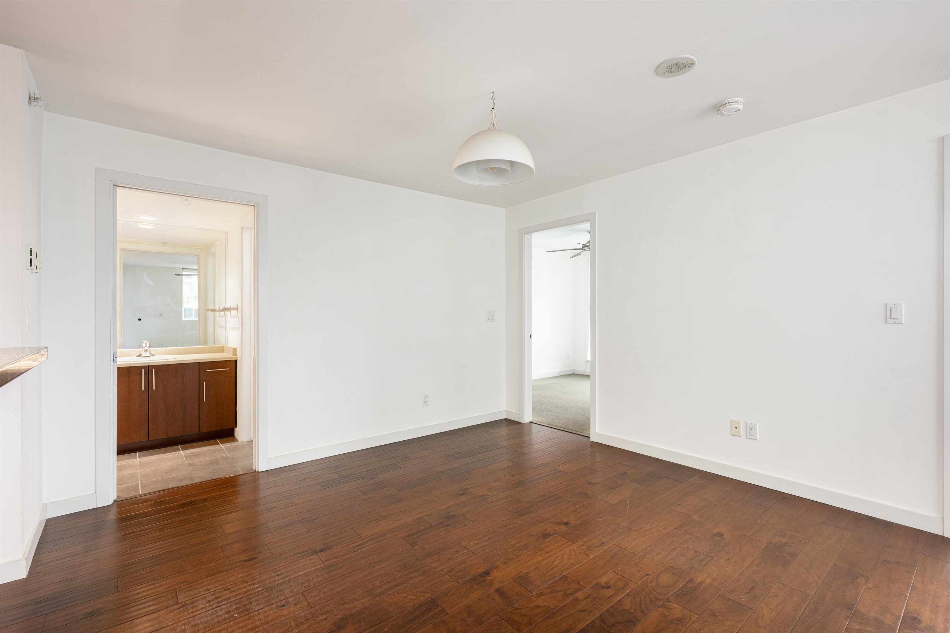 503 125 MILROSS AVENUE Unit: 503