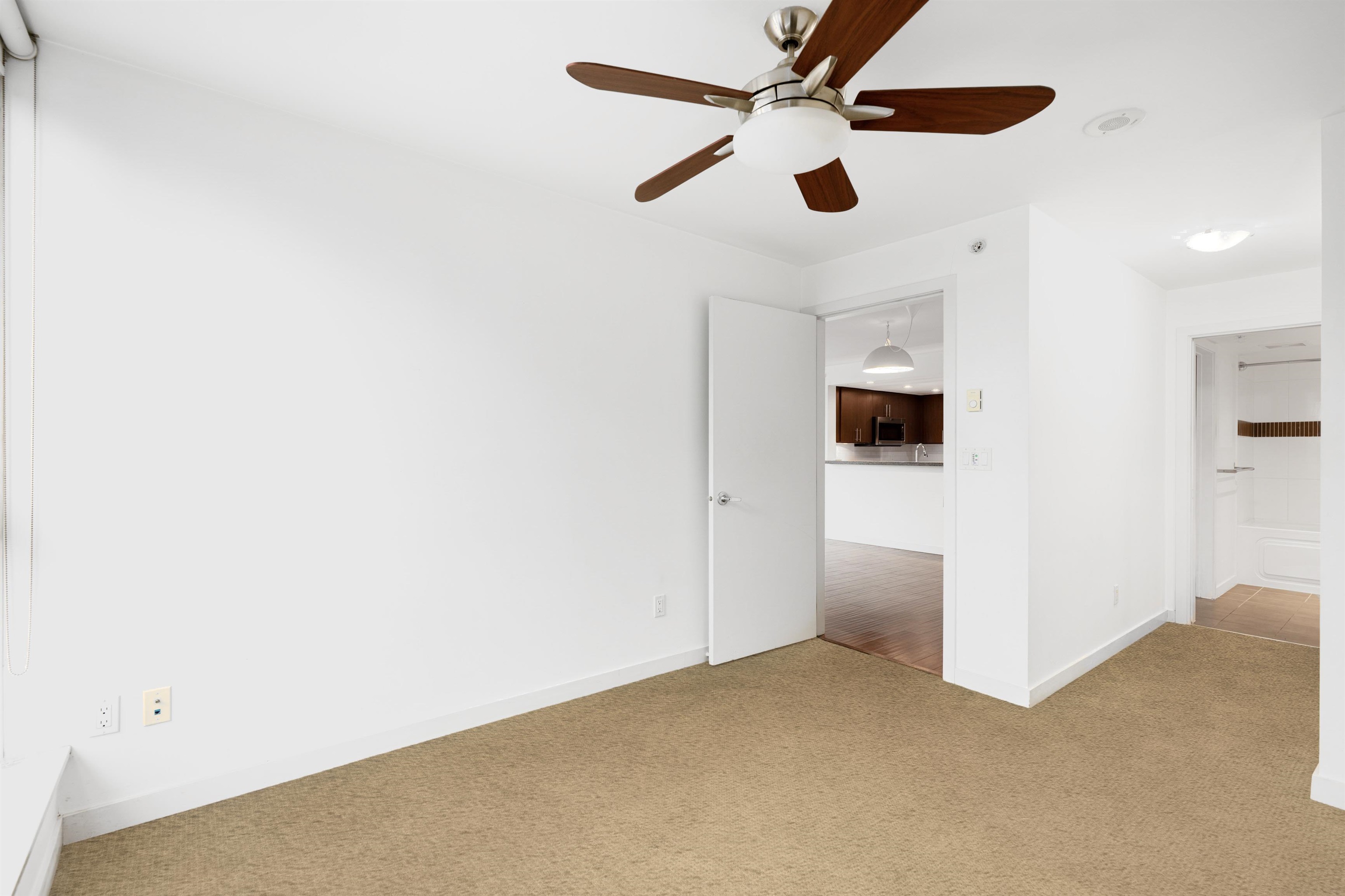 503 125 MILROSS AVENUE Unit: 503