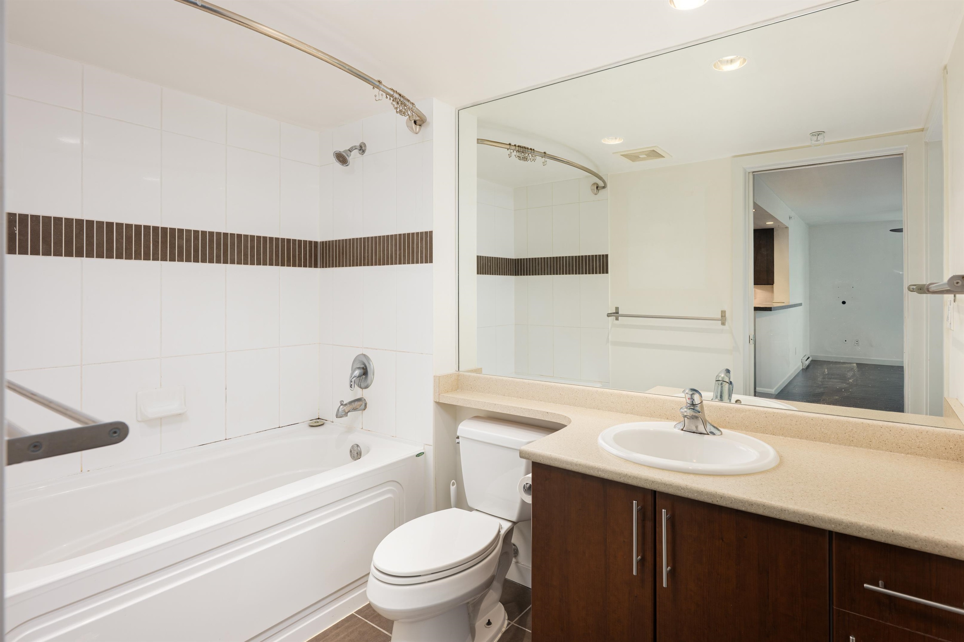 503 125 MILROSS AVENUE Unit: 503