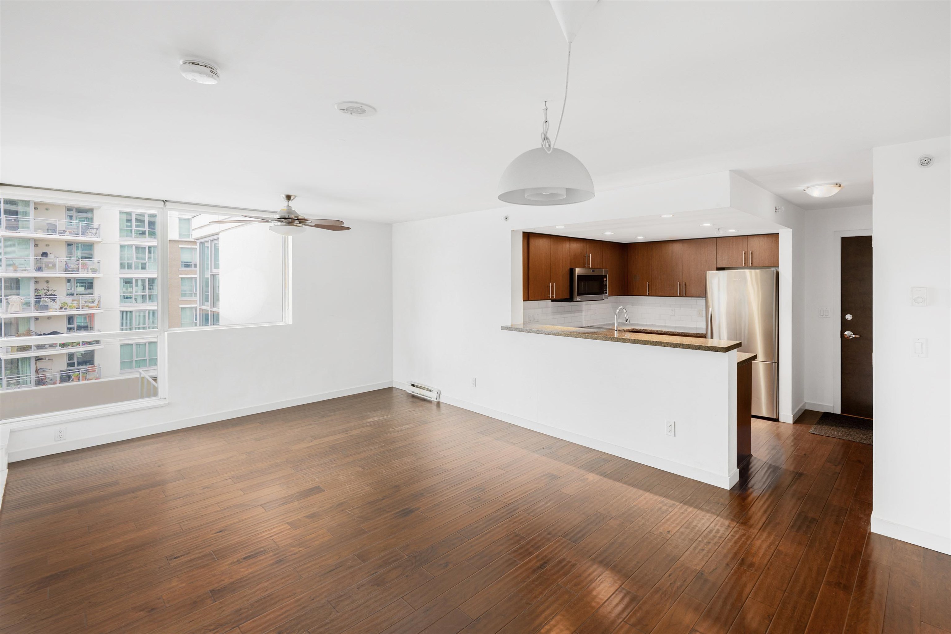 503 125 MILROSS AVENUE Unit: 503