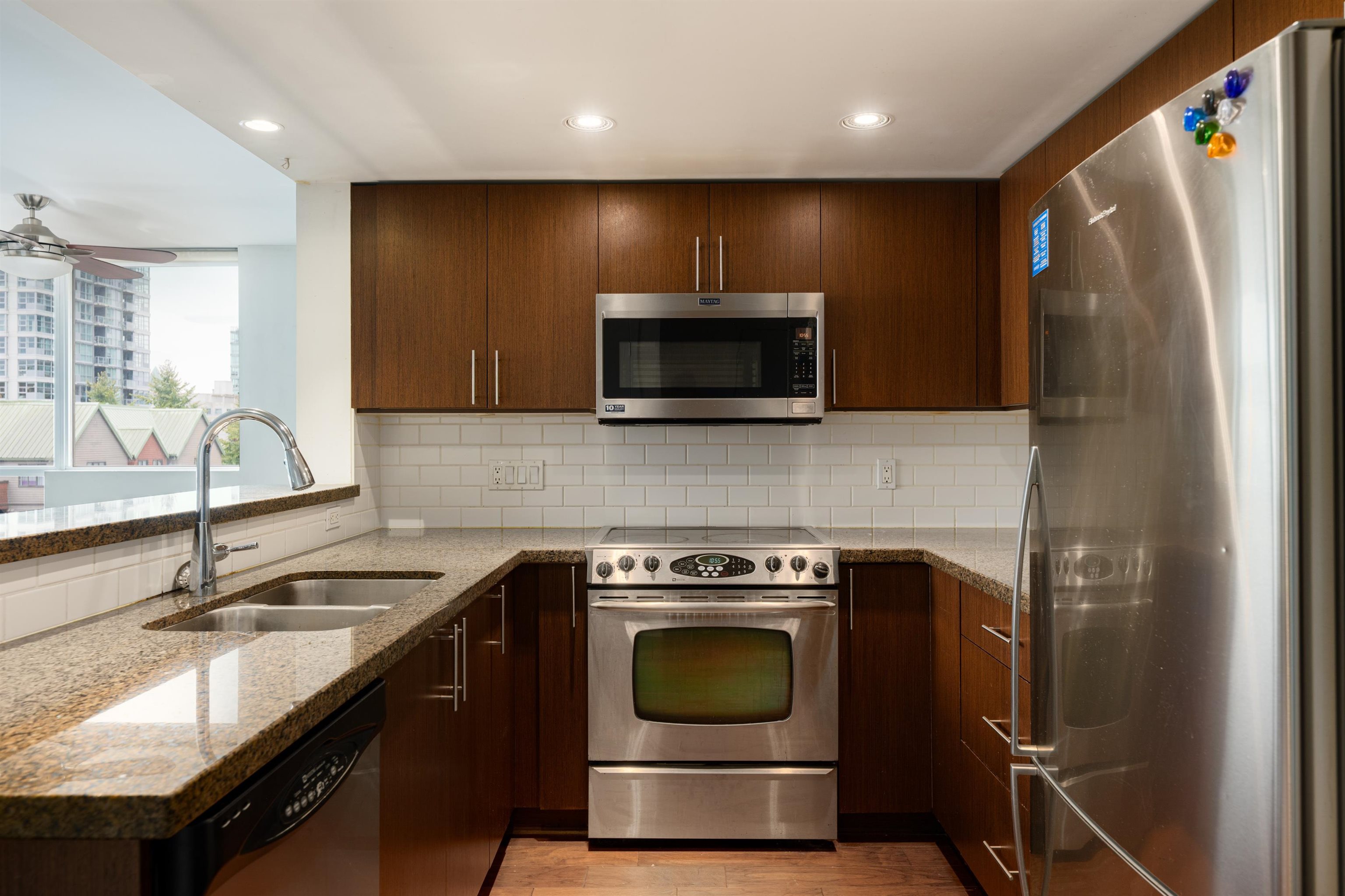 503 125 MILROSS AVENUE Unit: 503