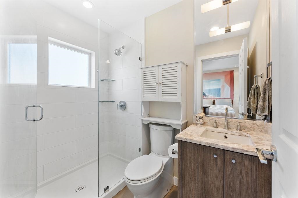 104 9350 UNIVERSITY HIGH STREET Unit: 104