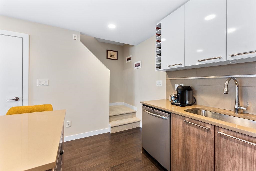 104 9350 UNIVERSITY HIGH STREET Unit: 104