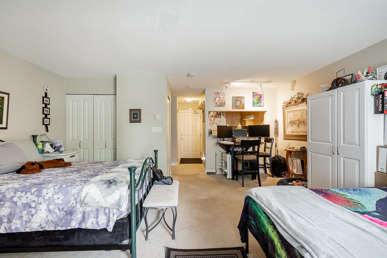 211 3660 VANNESS AVENUE Unit: 211