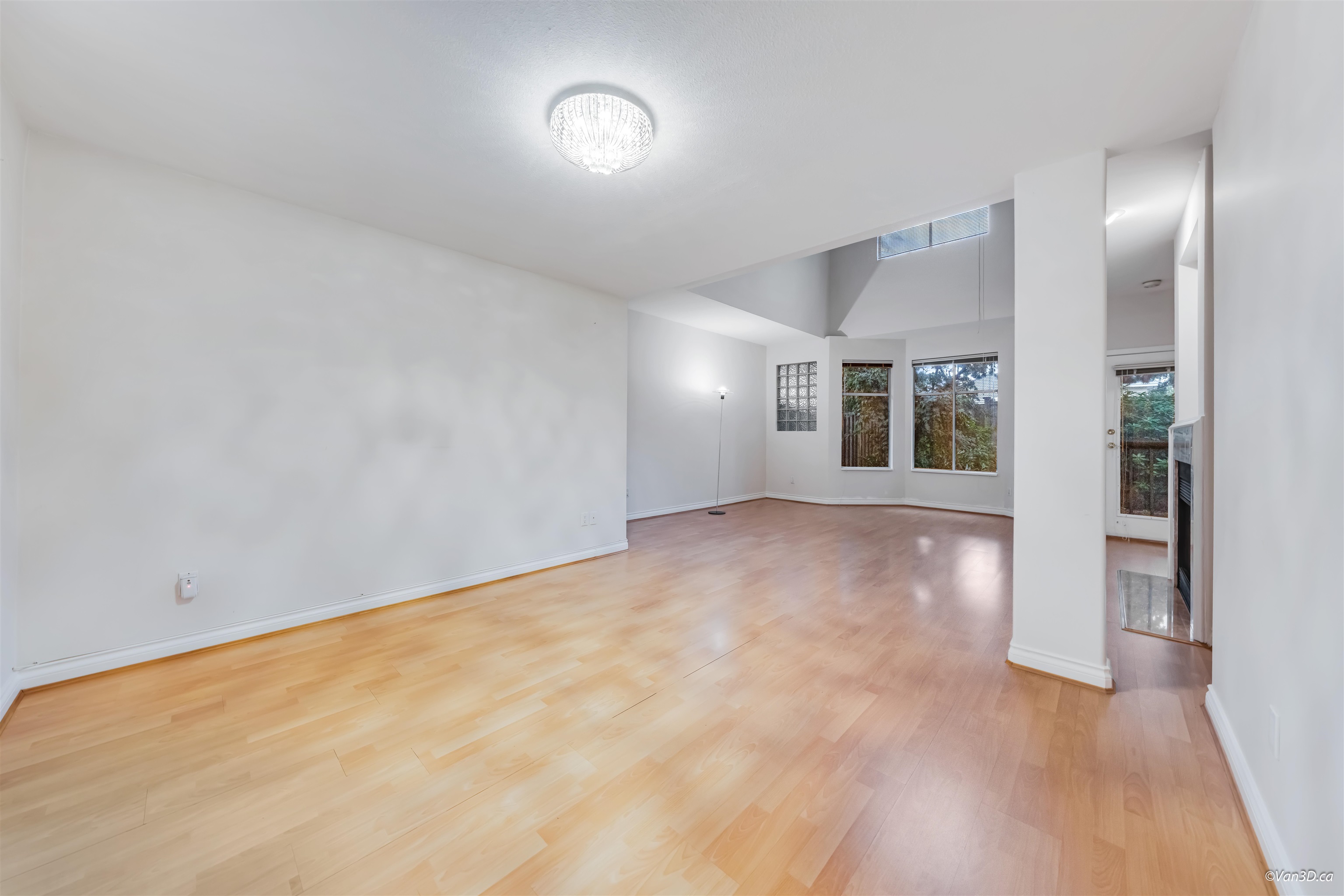 27 7695 ST. ALBANS ROAD Unit: 27