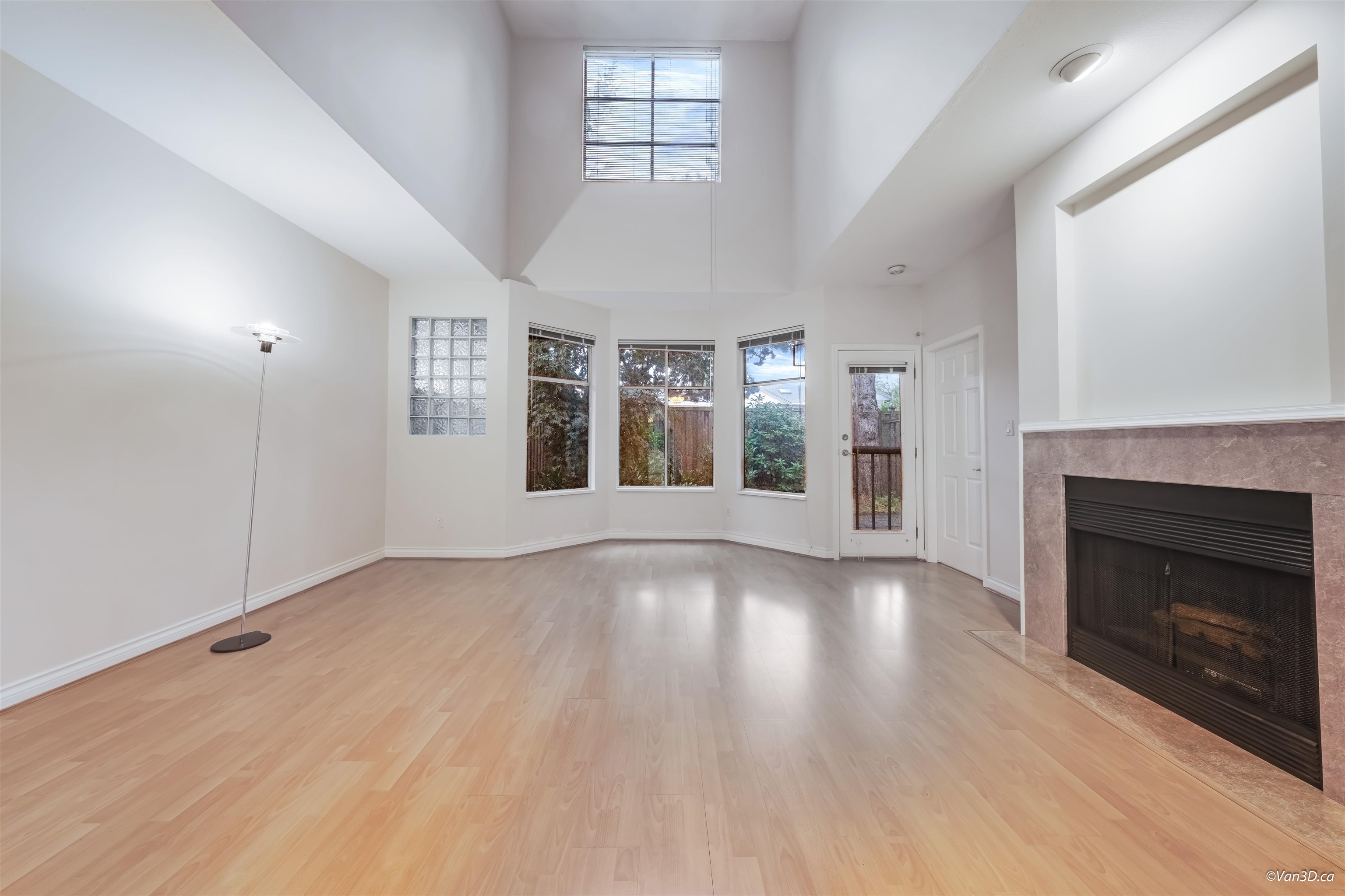 27 7695 ST. ALBANS ROAD Unit: 27