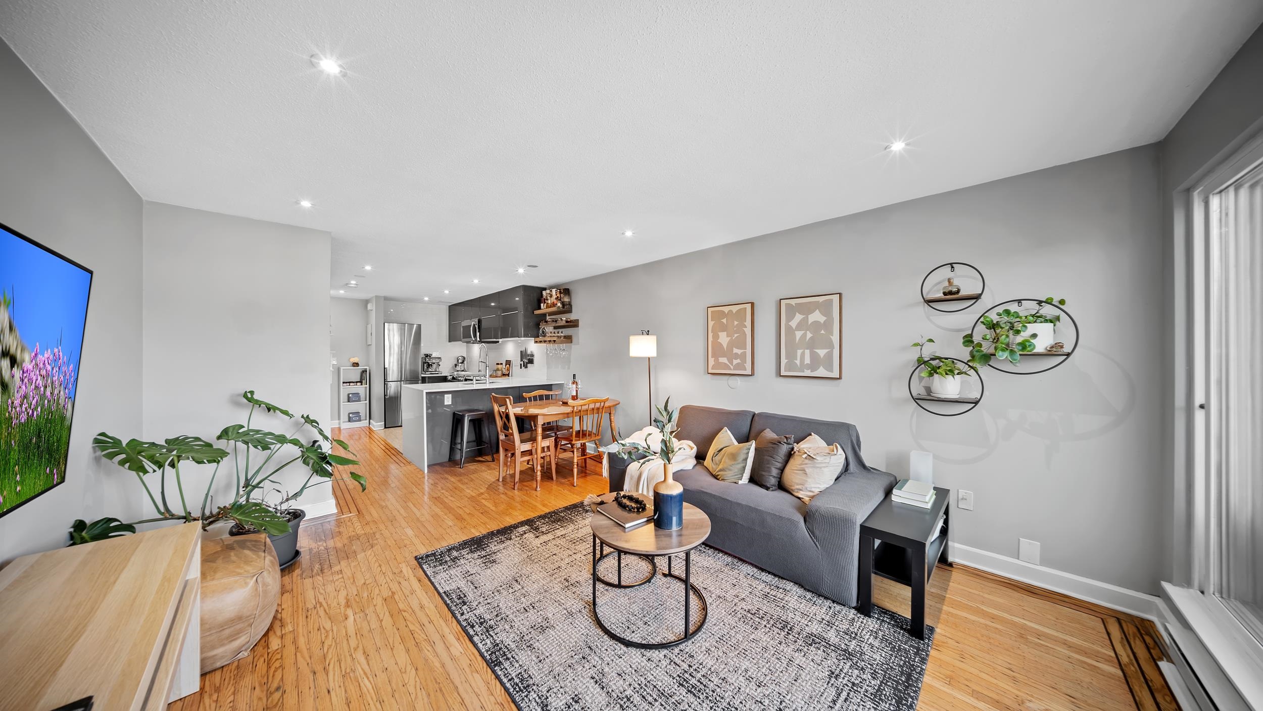 17 1345 W 4TH AVENUE Unit: 17