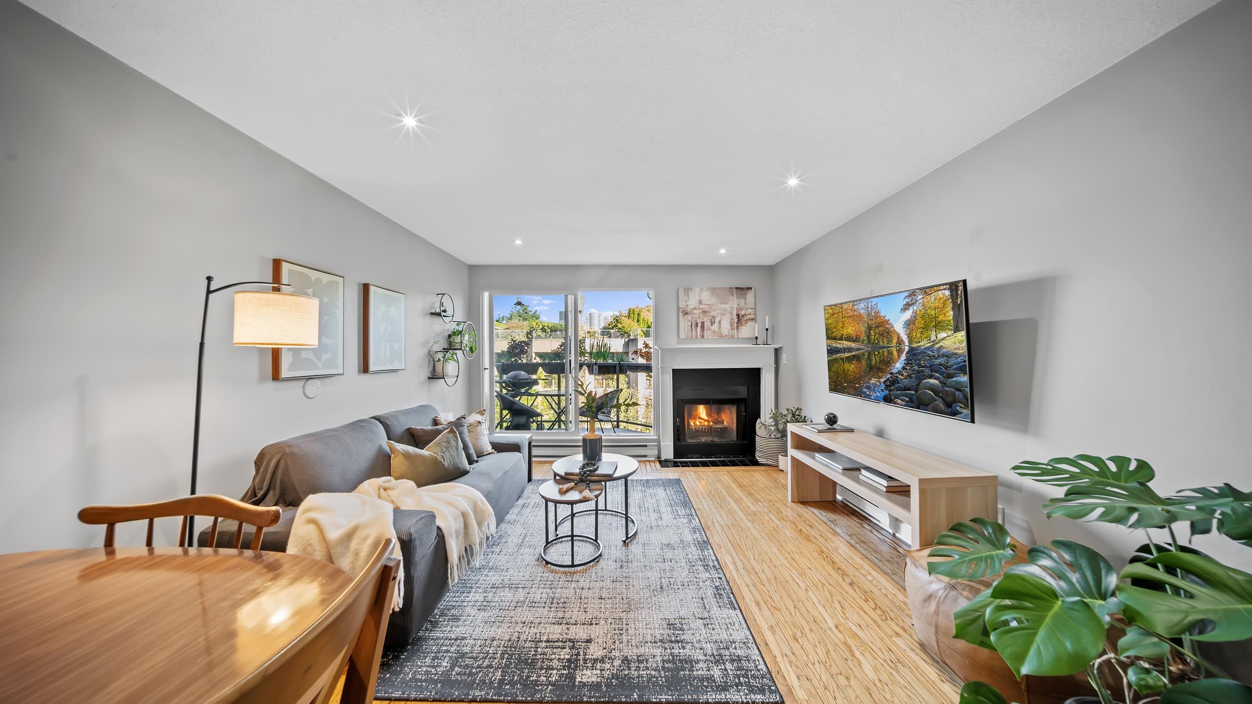 17 1345 W 4TH AVENUE Unit: 17