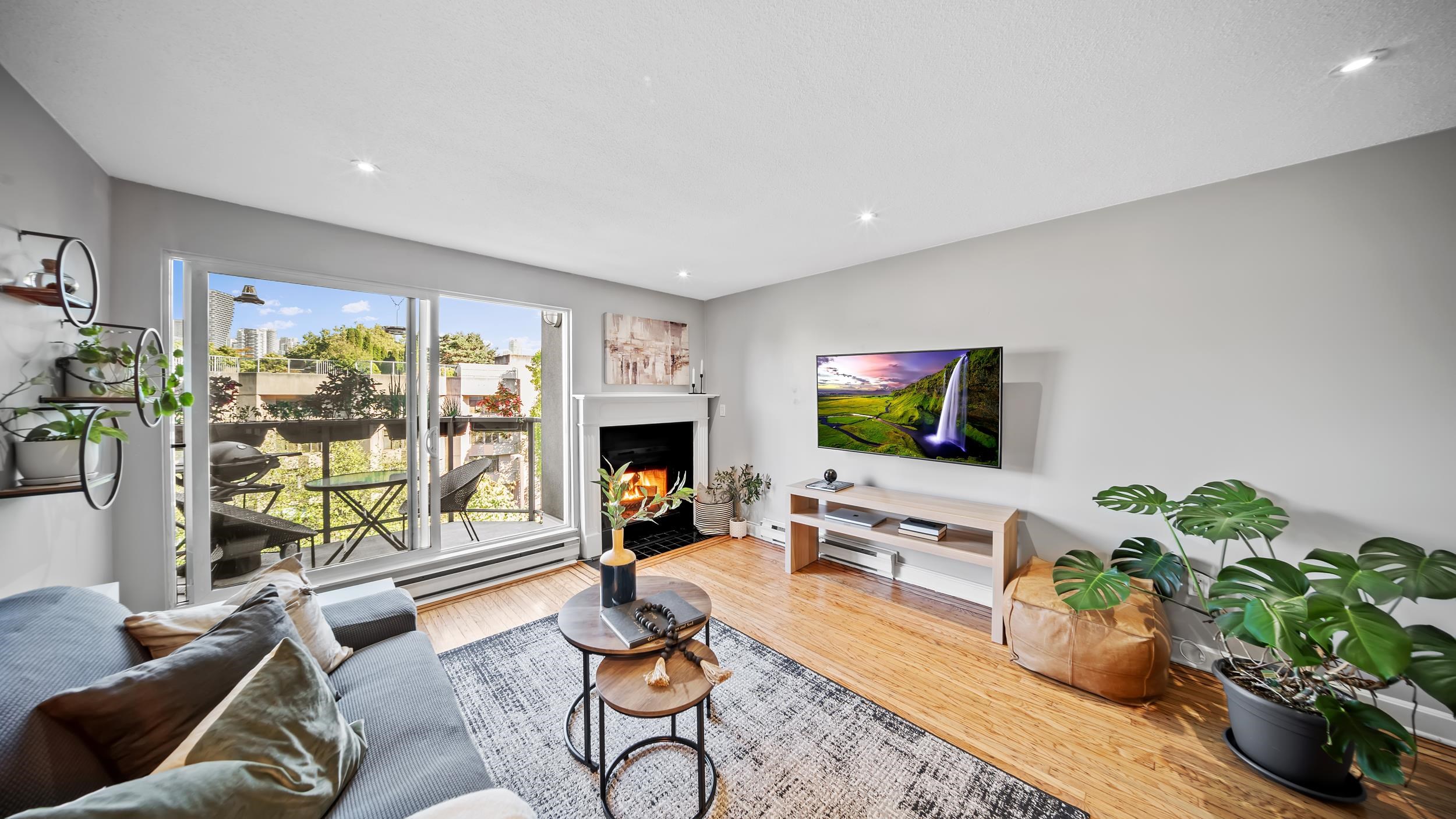 17 1345 W 4TH AVENUE Unit: 17