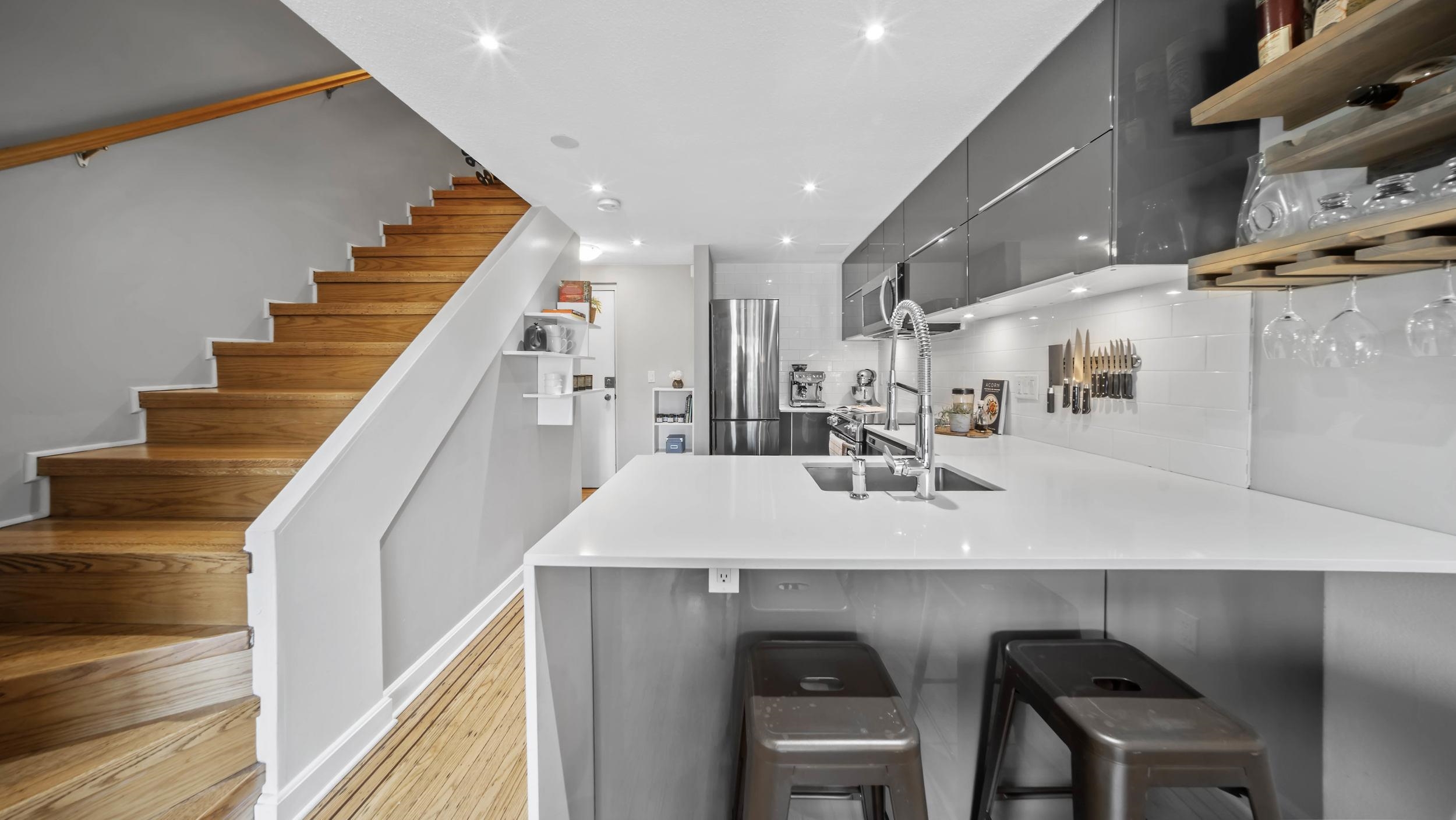 17 1345 W 4TH AVENUE Unit: 17