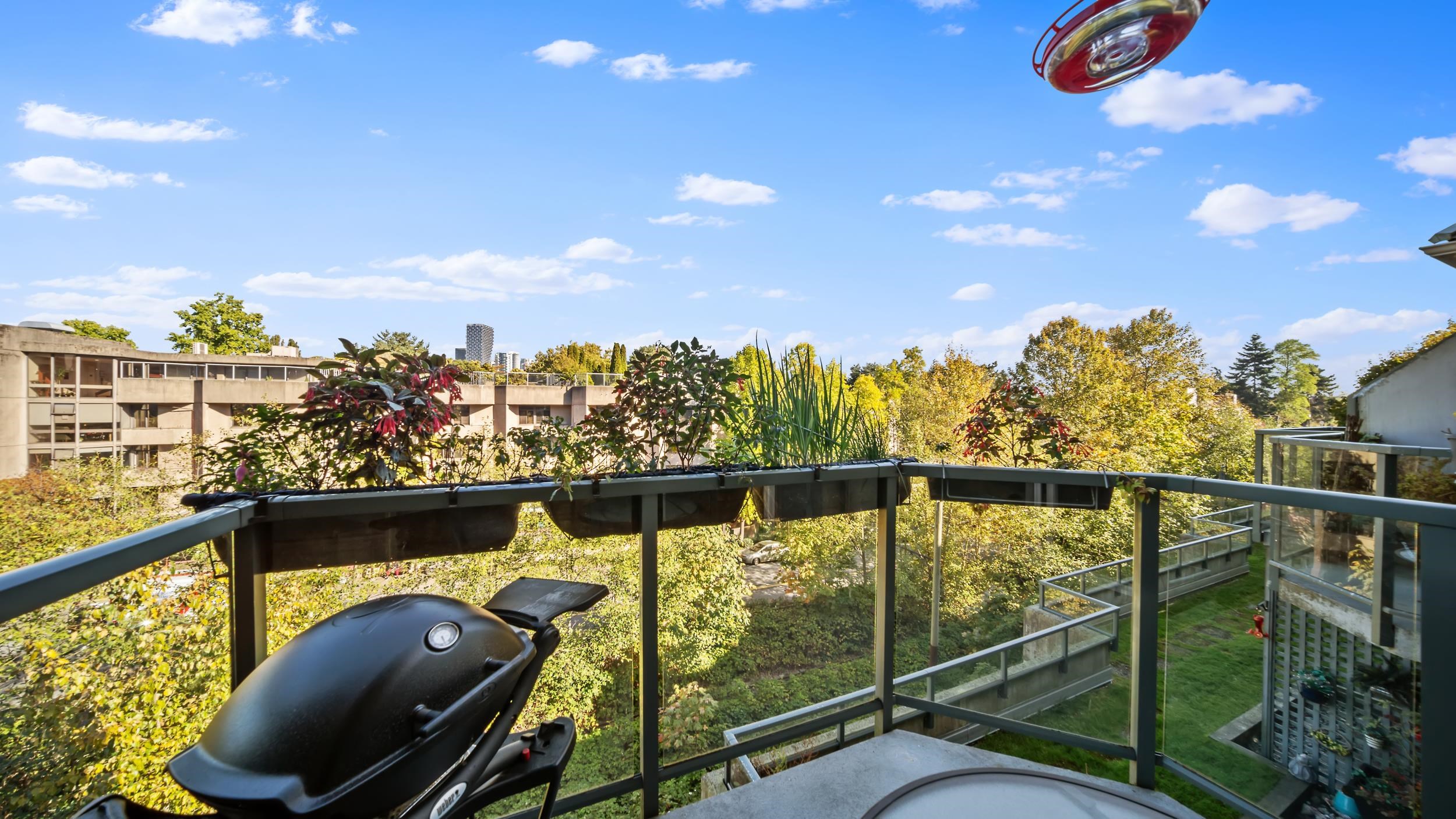 17 1345 W 4TH AVENUE Unit: 17