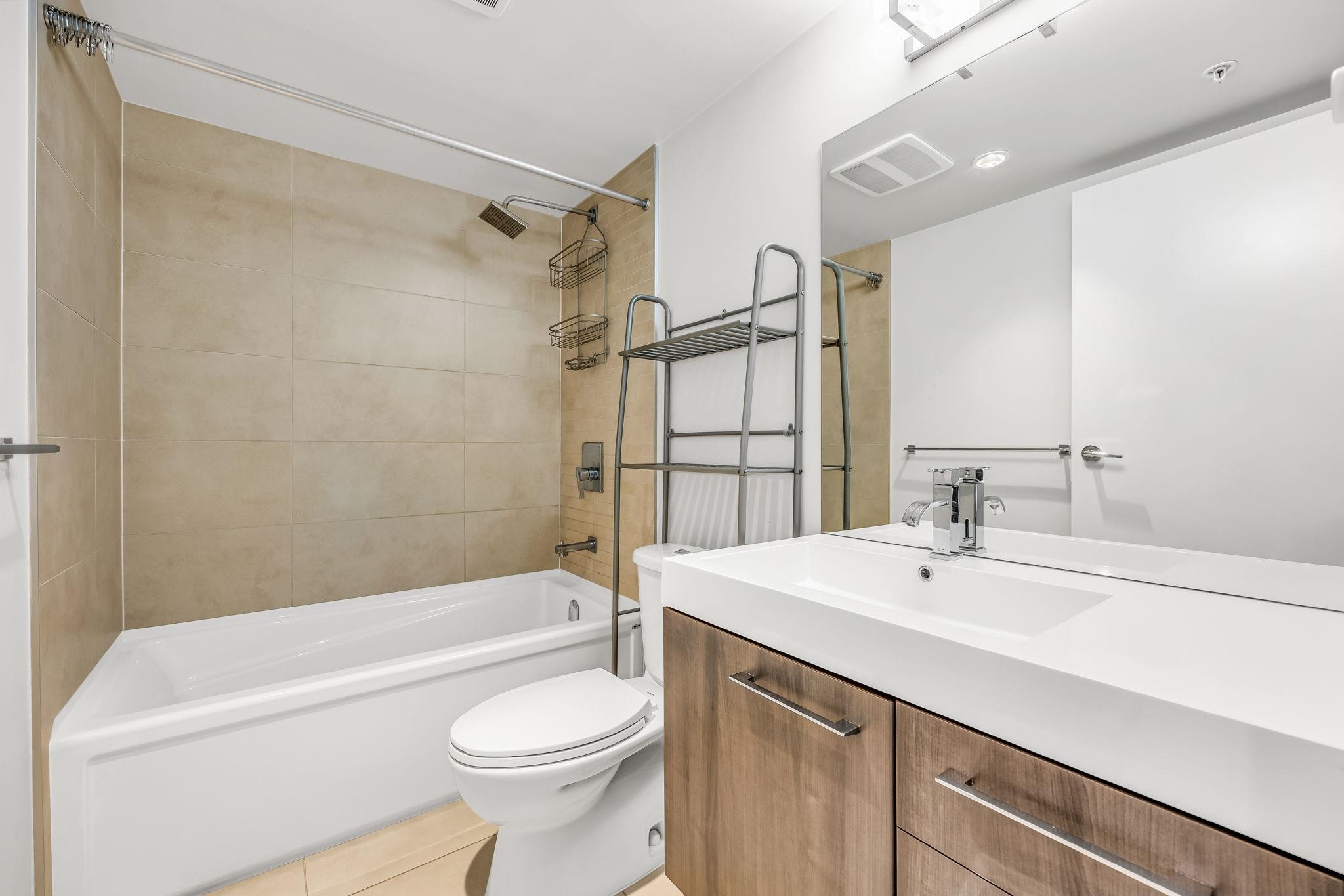 1105 668 COLUMBIA STREET Unit: 1105