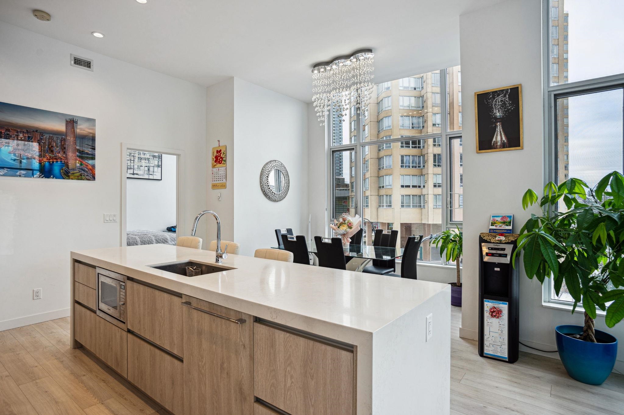 308 6080 MCKAY AVENUE Unit: 308