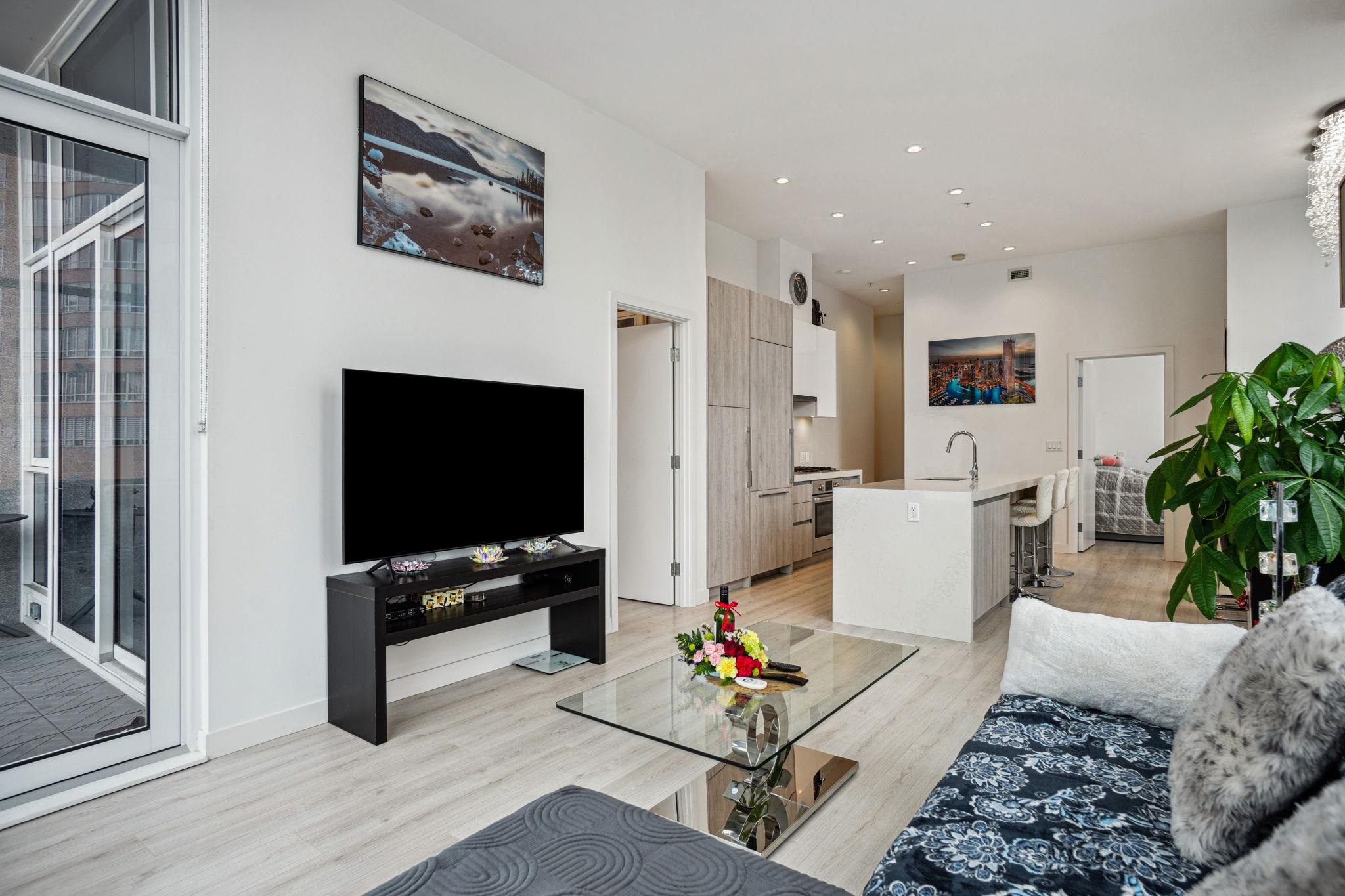 308 6080 MCKAY AVENUE Unit: 308