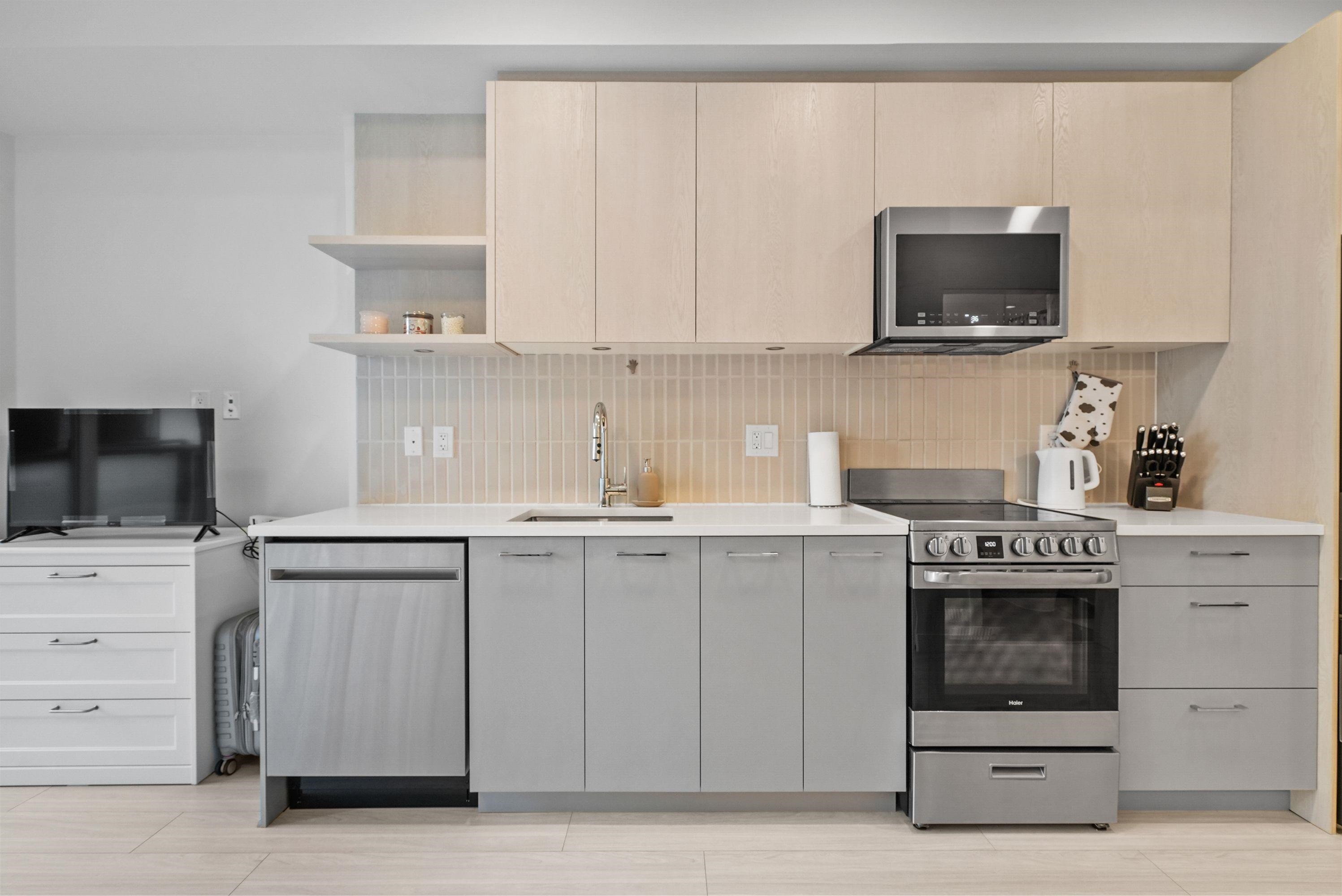 211 10777 138 STREET Unit: 211