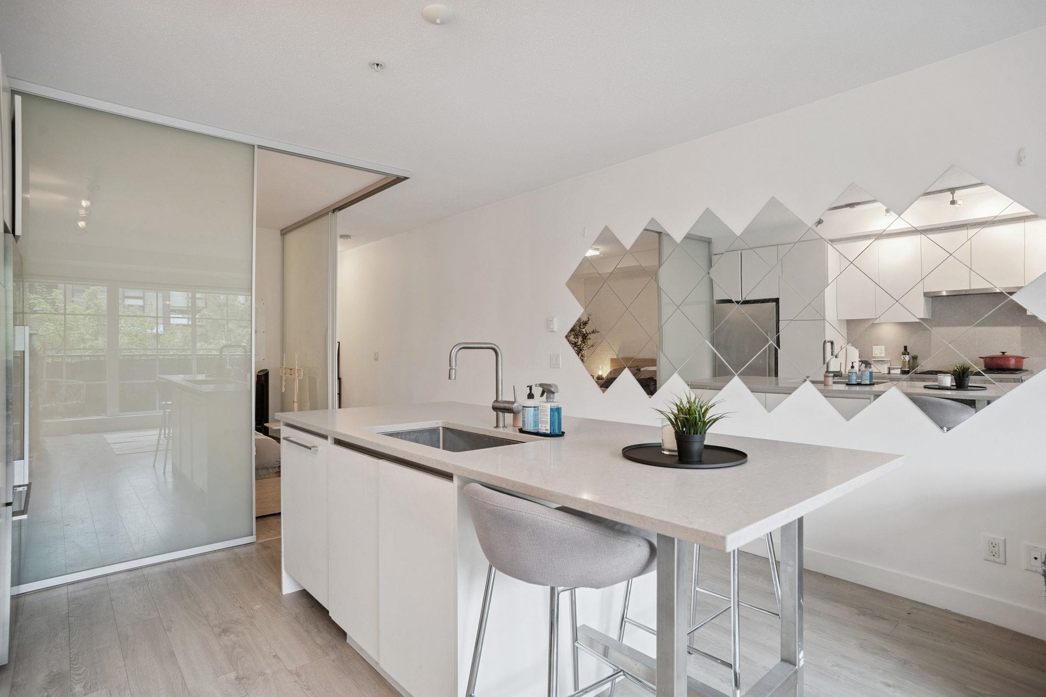 205 2141 E HASTINGS STREET Unit: 205