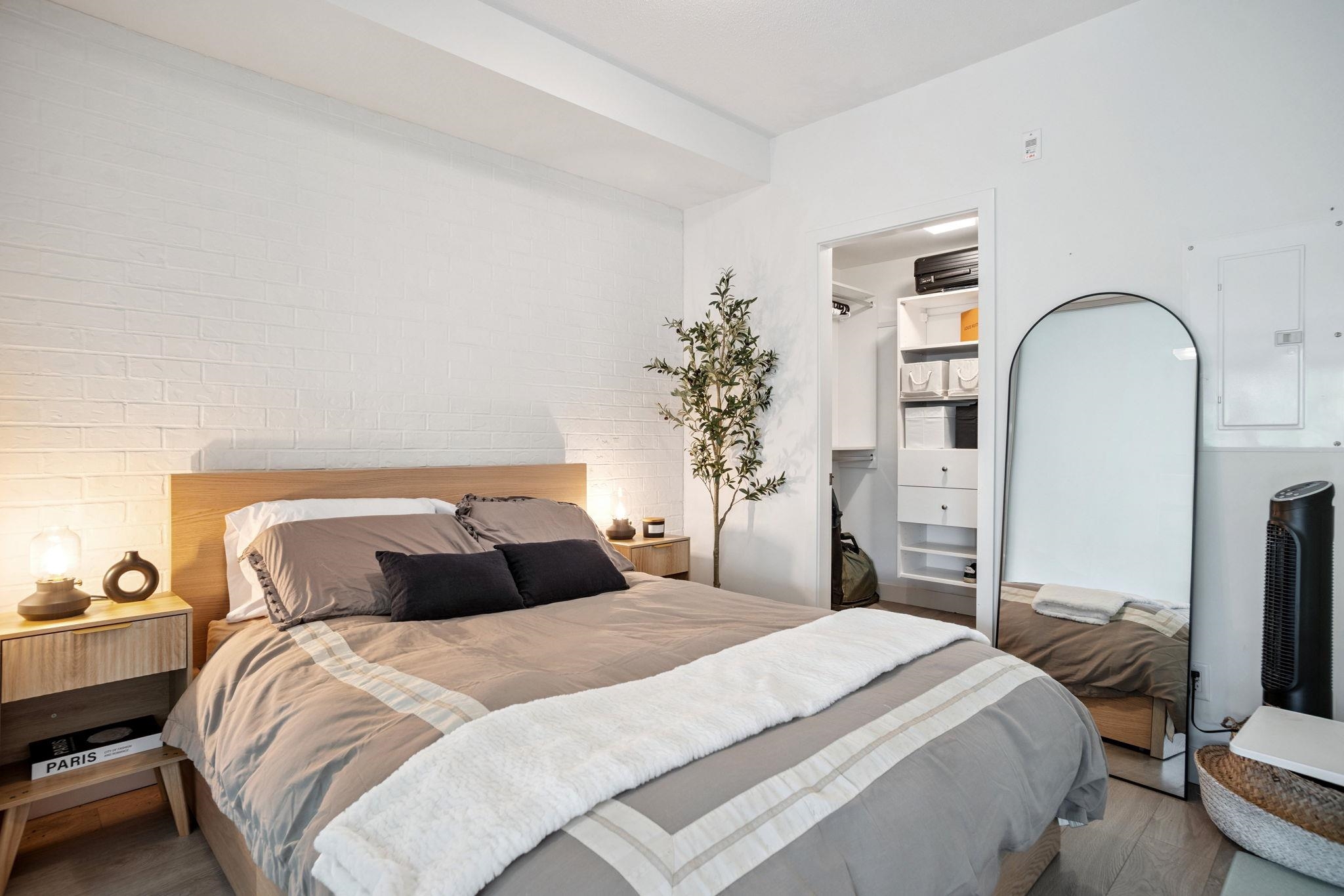 205 2141 E HASTINGS STREET Unit: 205