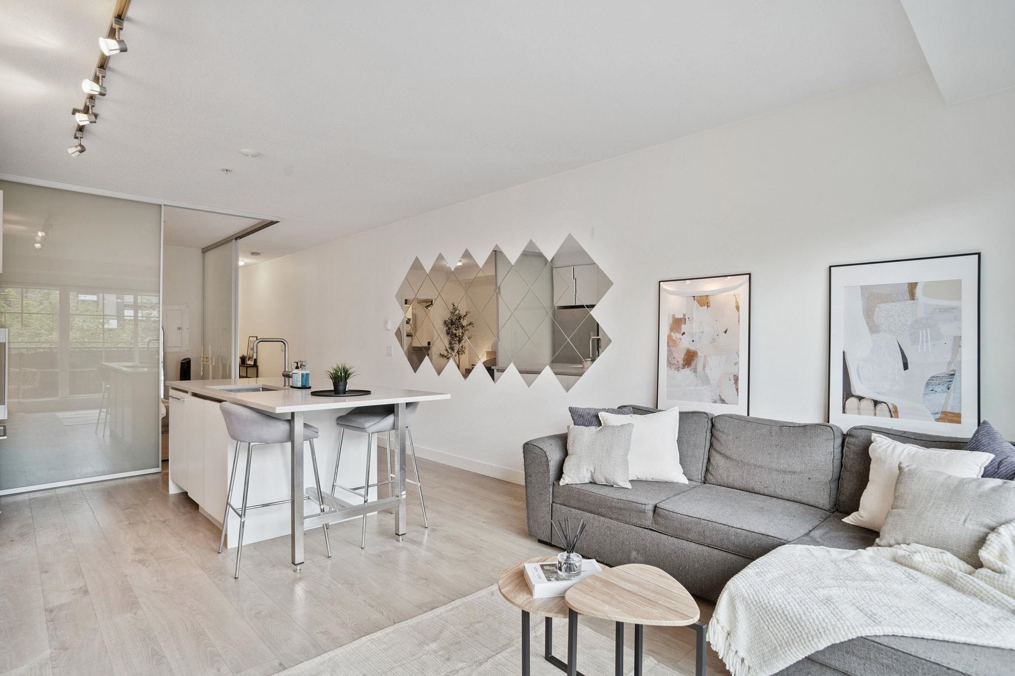 205 2141 E HASTINGS STREET Unit: 205