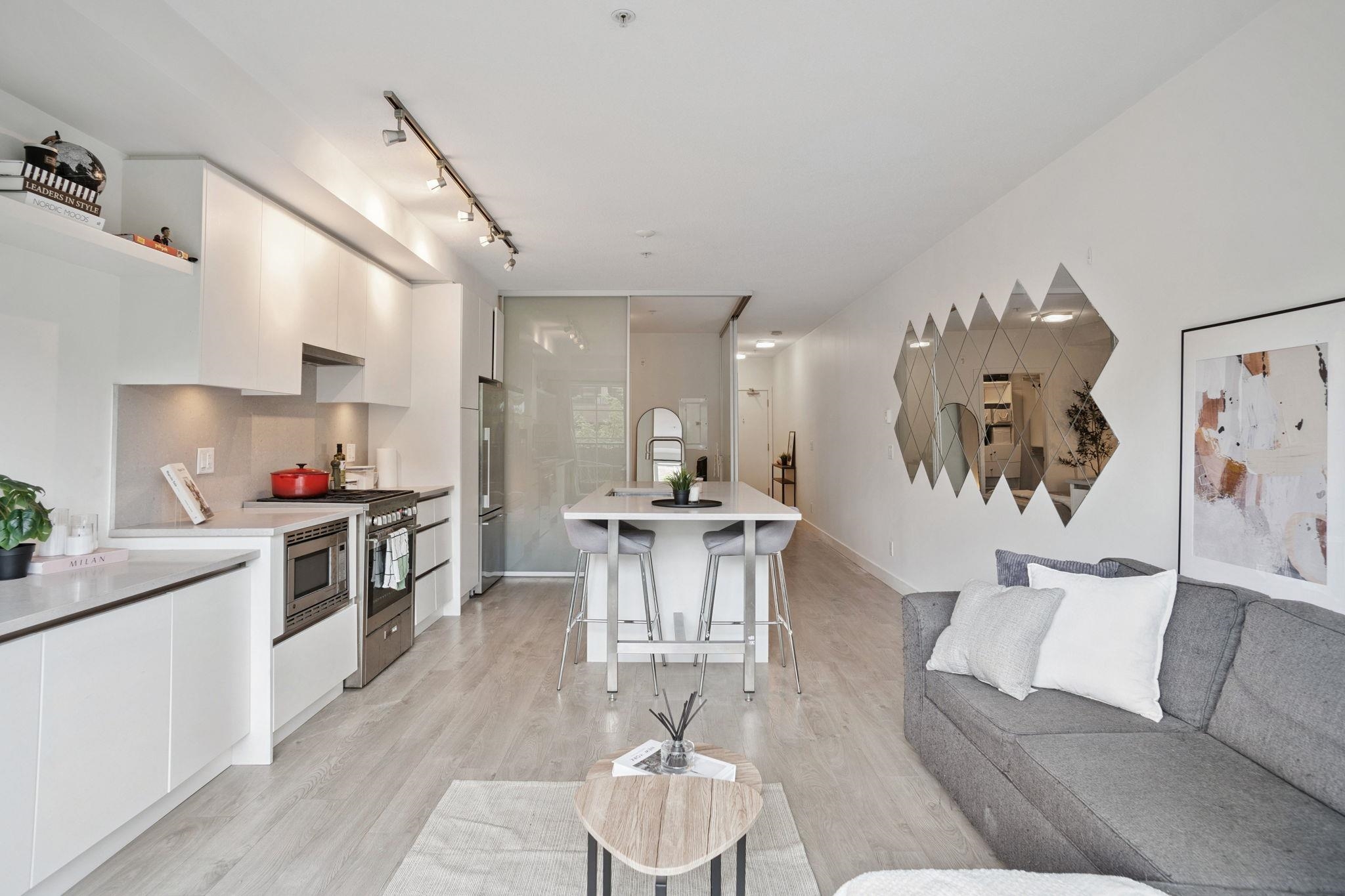 205 2141 E HASTINGS STREET Unit: 205