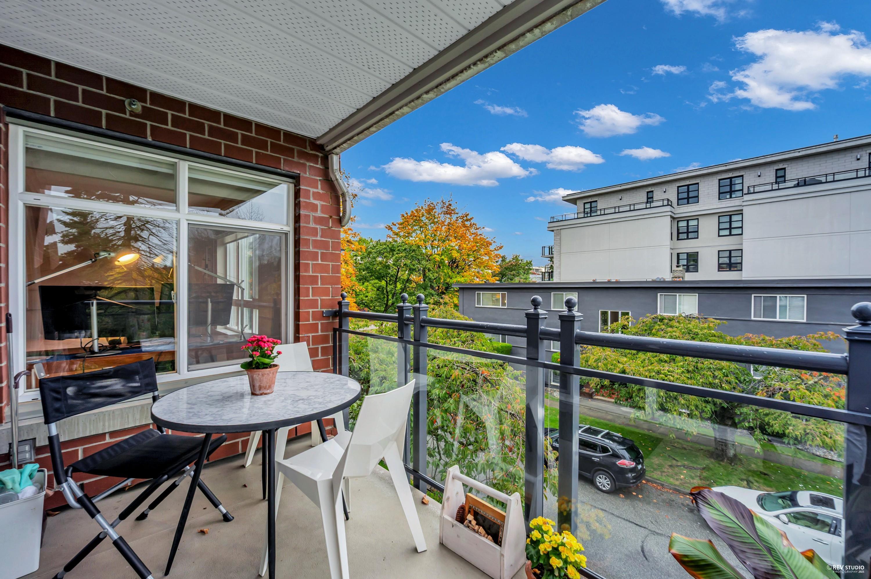 301 2096 W 46TH AVENUE Unit: 301