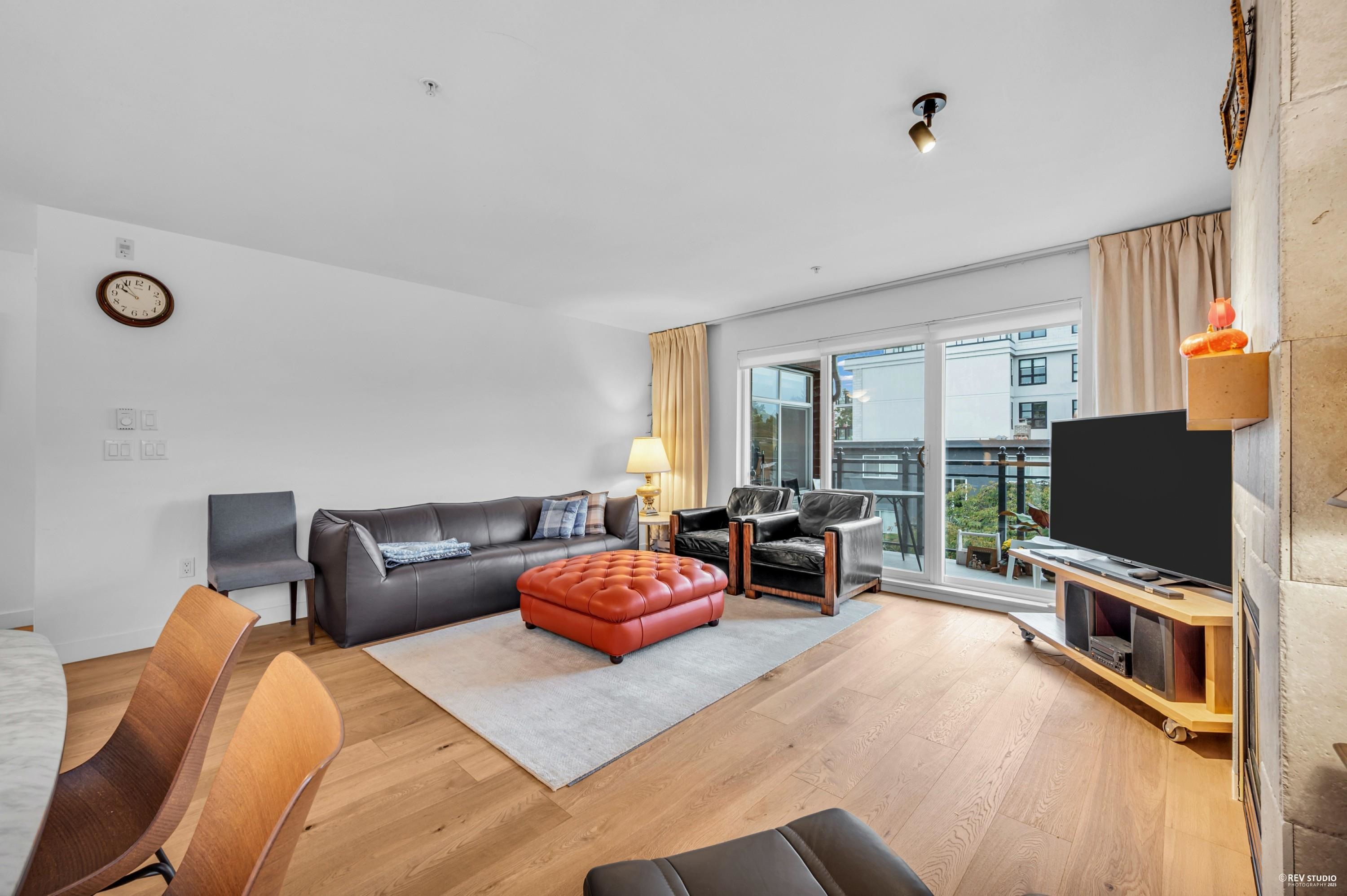 301 2096 W 46TH AVENUE Unit: 301